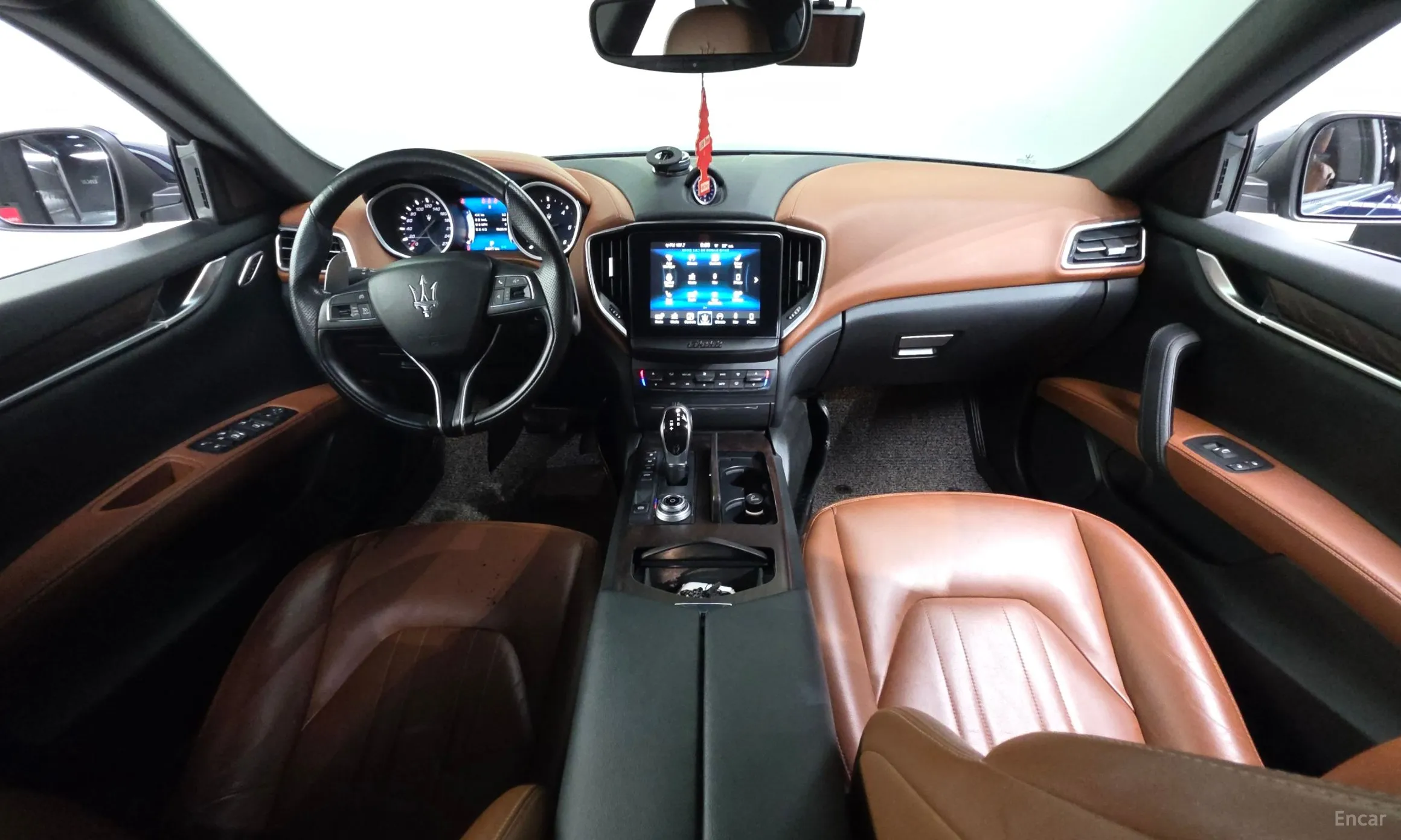 Maserati Ghibli превью 7