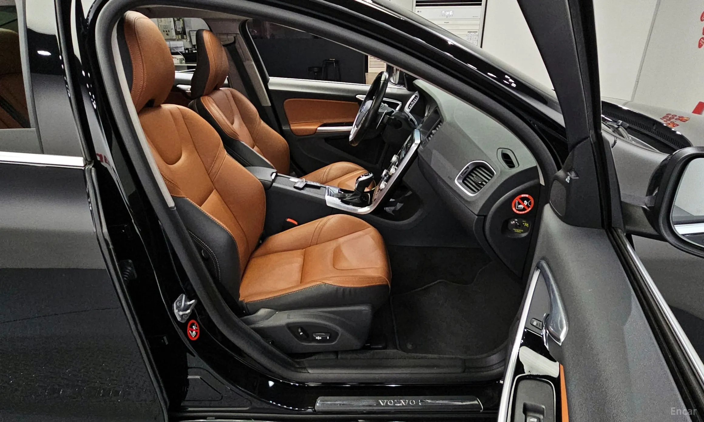 Volvo S60 превью 12