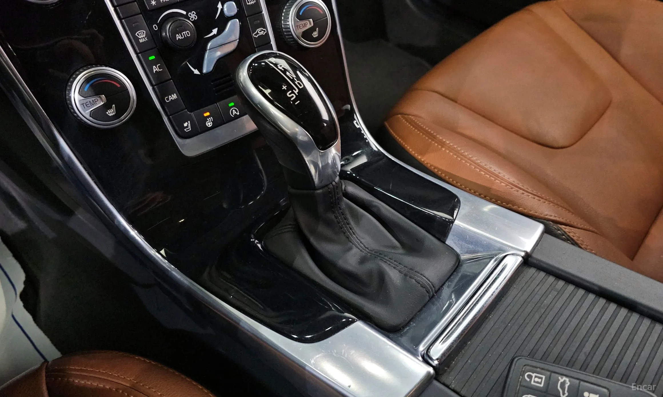 Volvo S60 превью 9