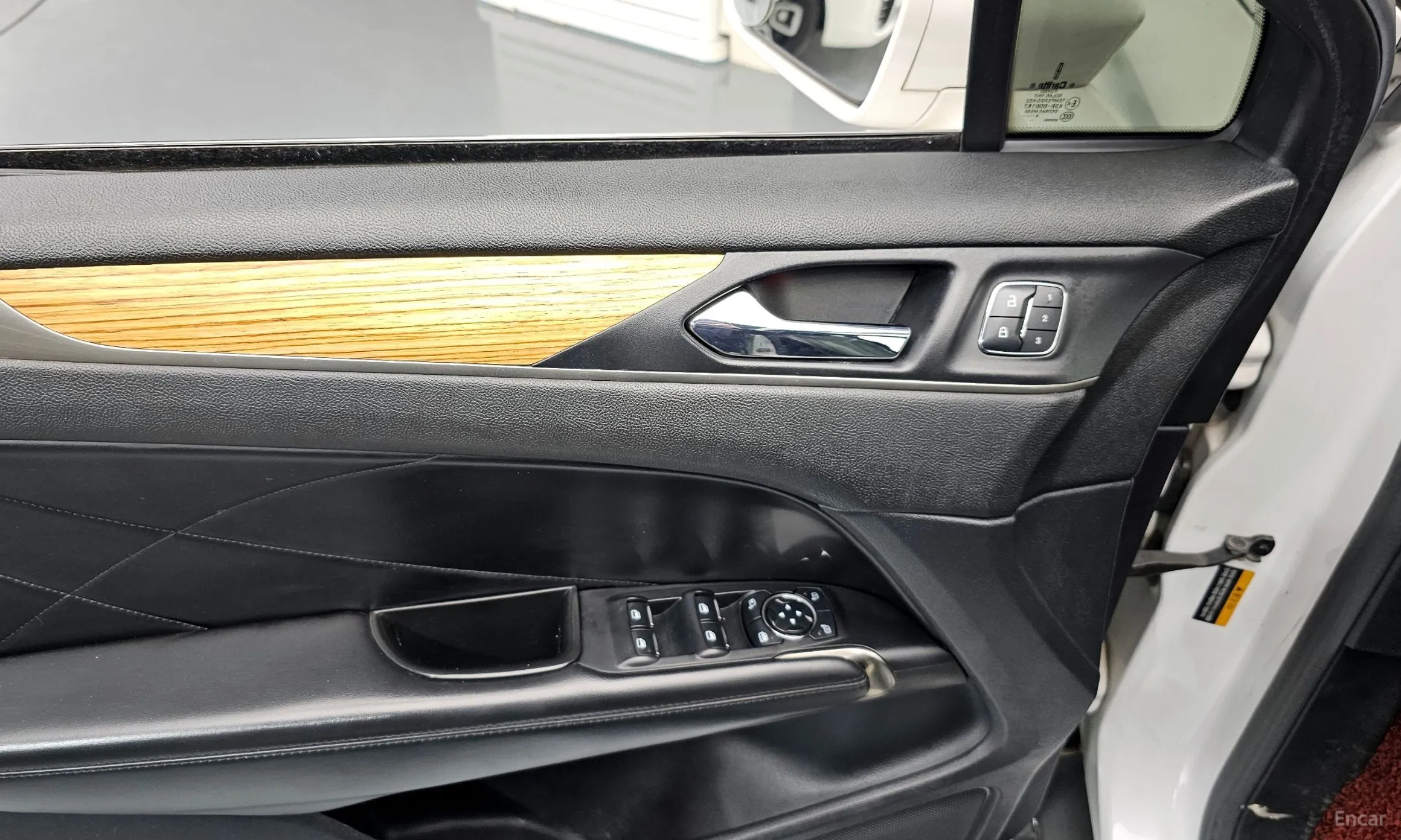 Lincoln MKC превью 17