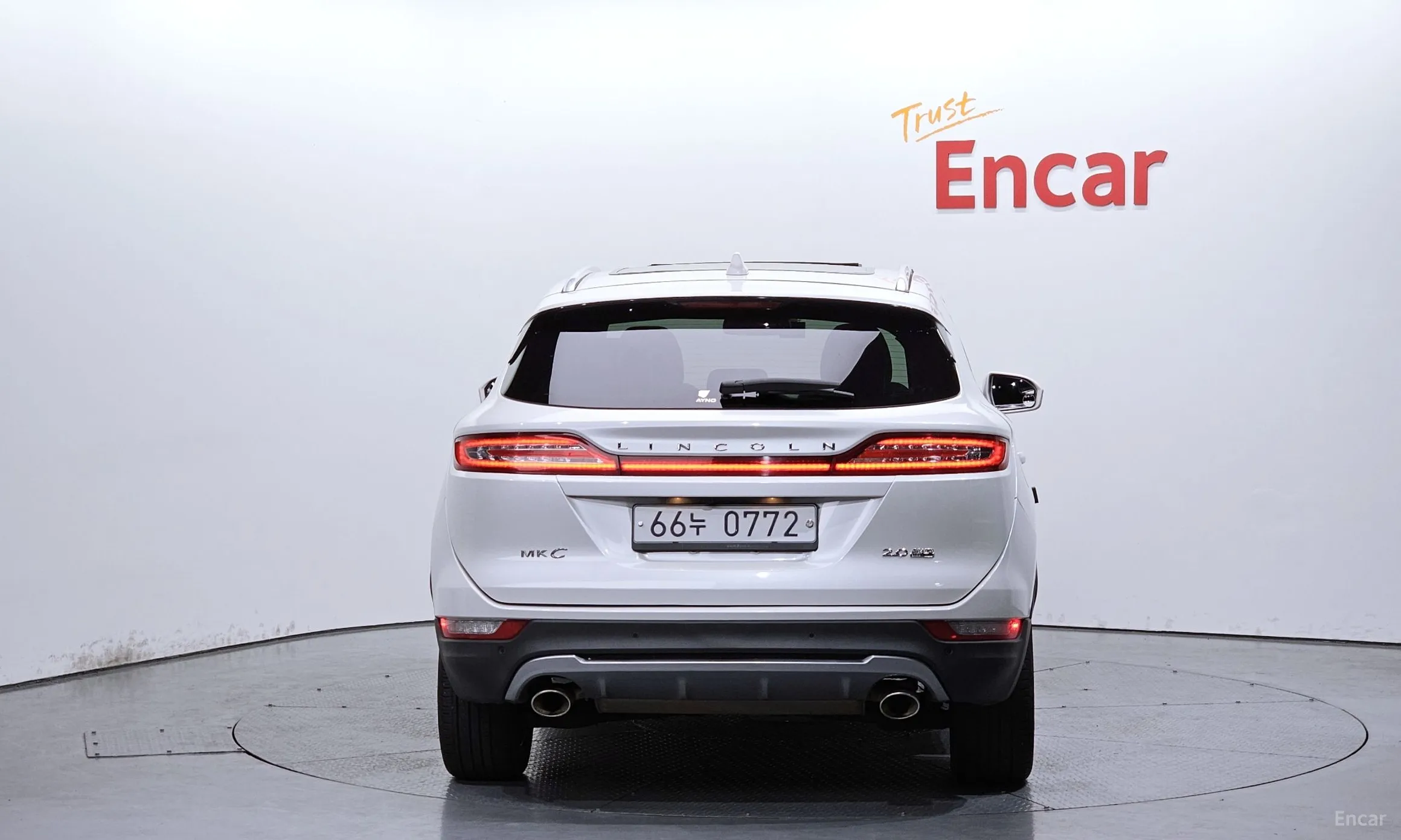 Lincoln MKC превью 4
