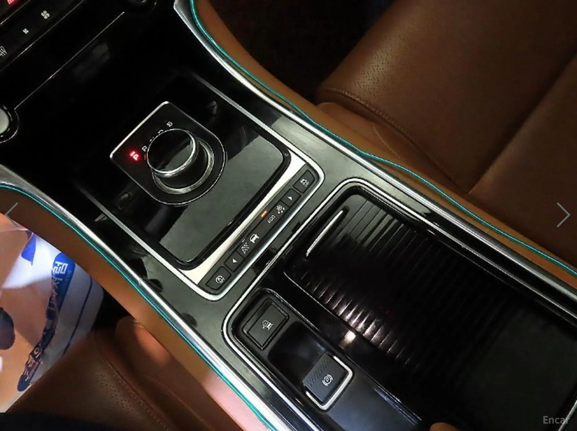 Jaguar XE превью 12