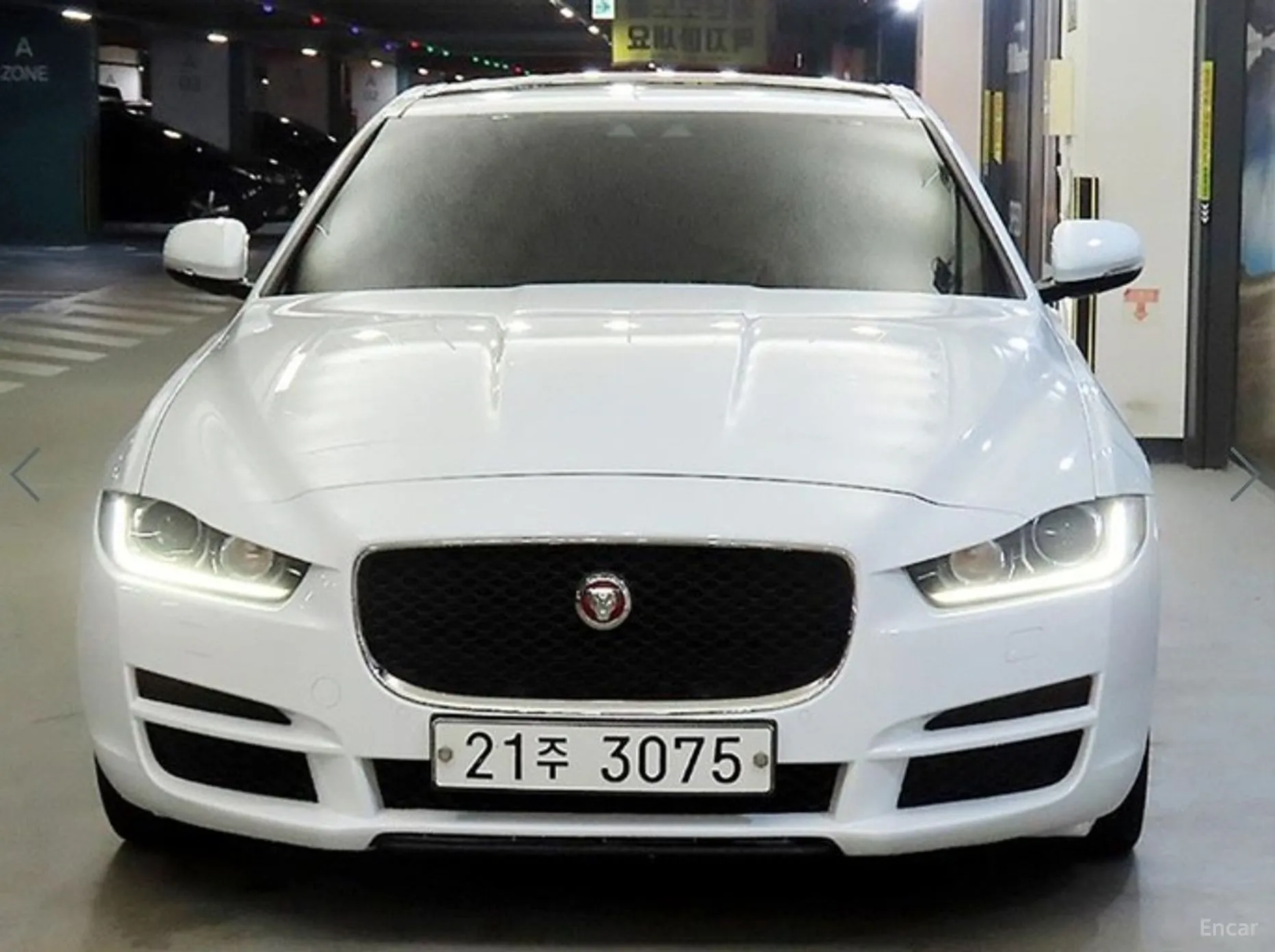 Jaguar XE