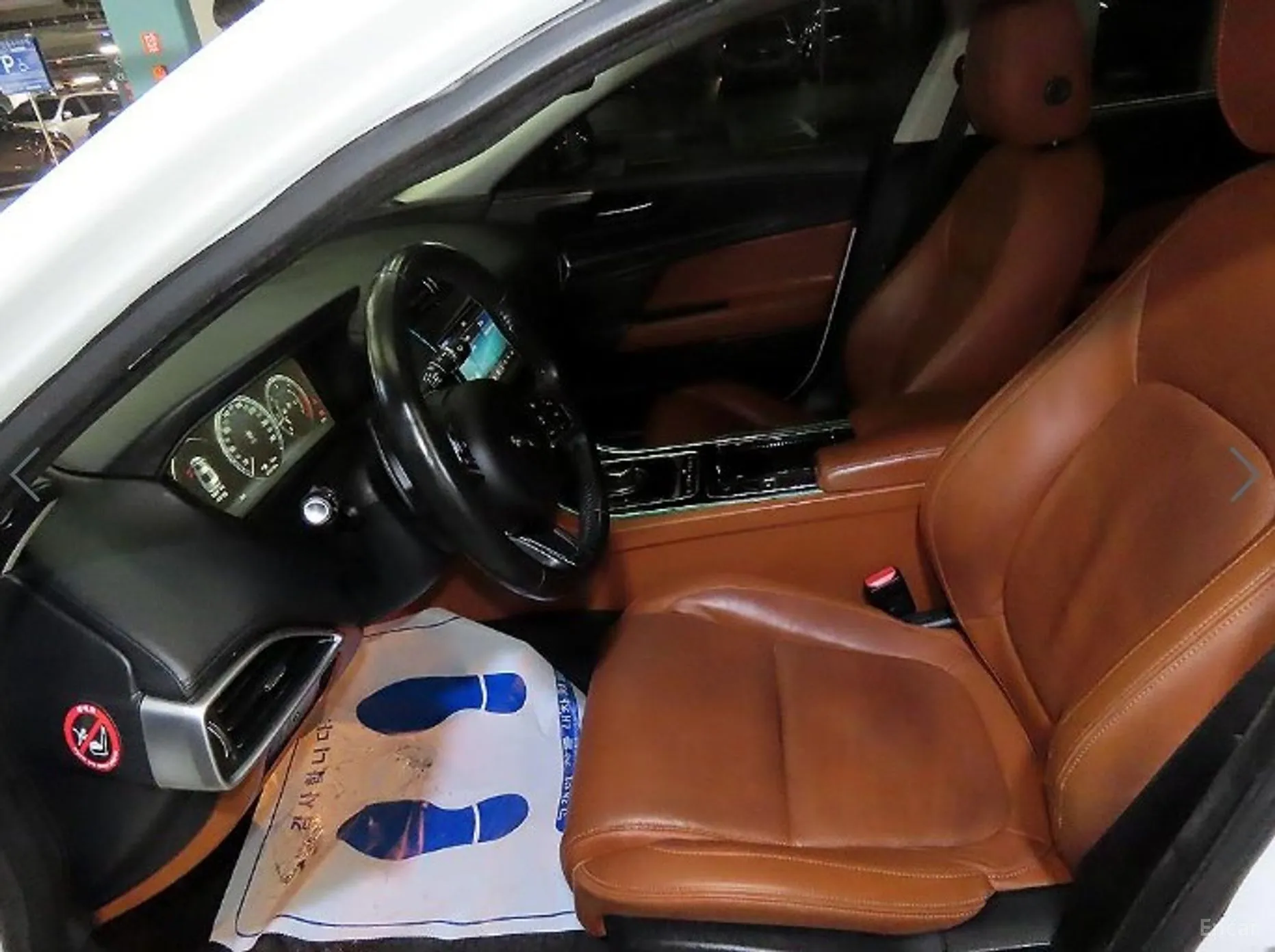Jaguar XE превью 6