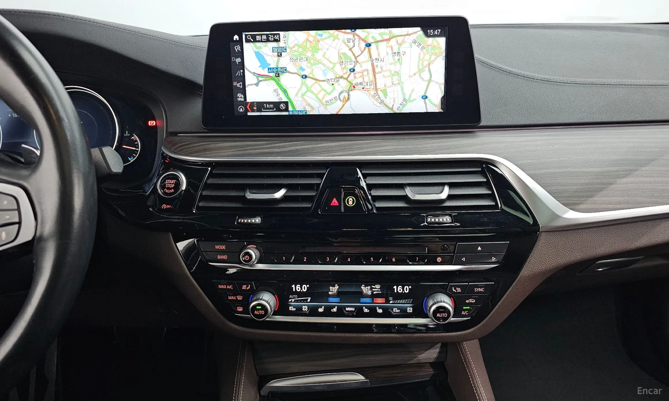 BMW 5 Series (G30) превью 14