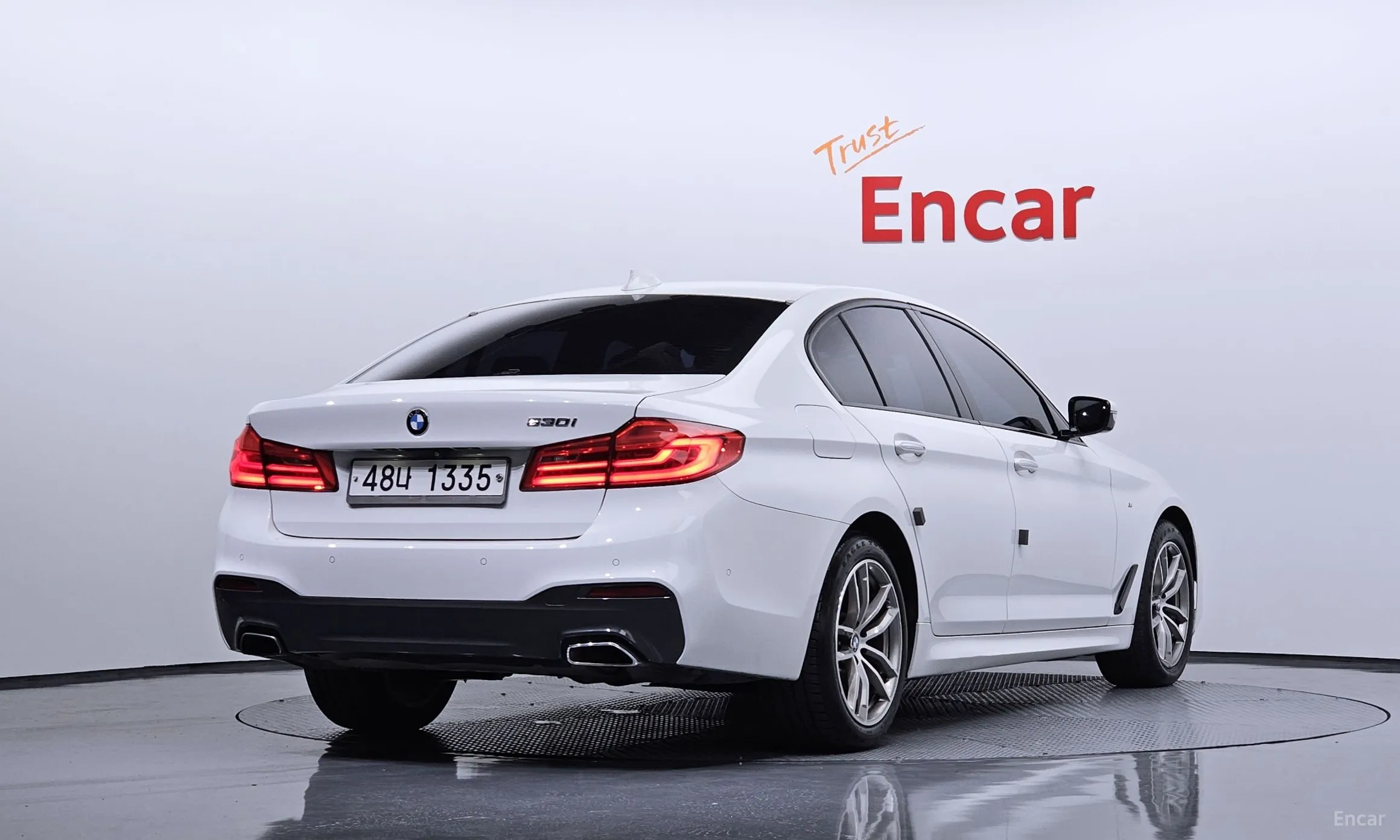 BMW 5 Series (G30) превью 2