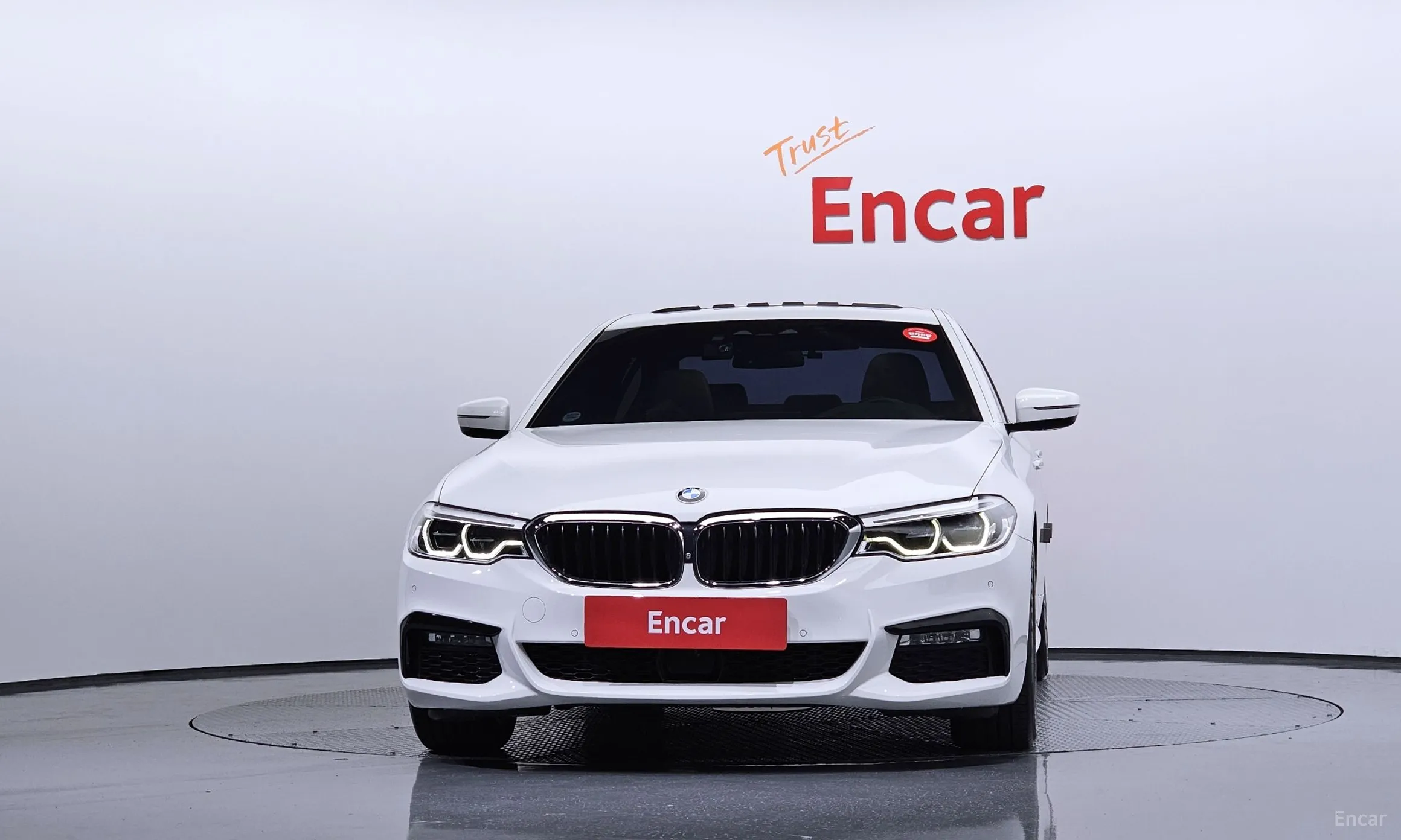 BMW 5 Series (G30) превью 3