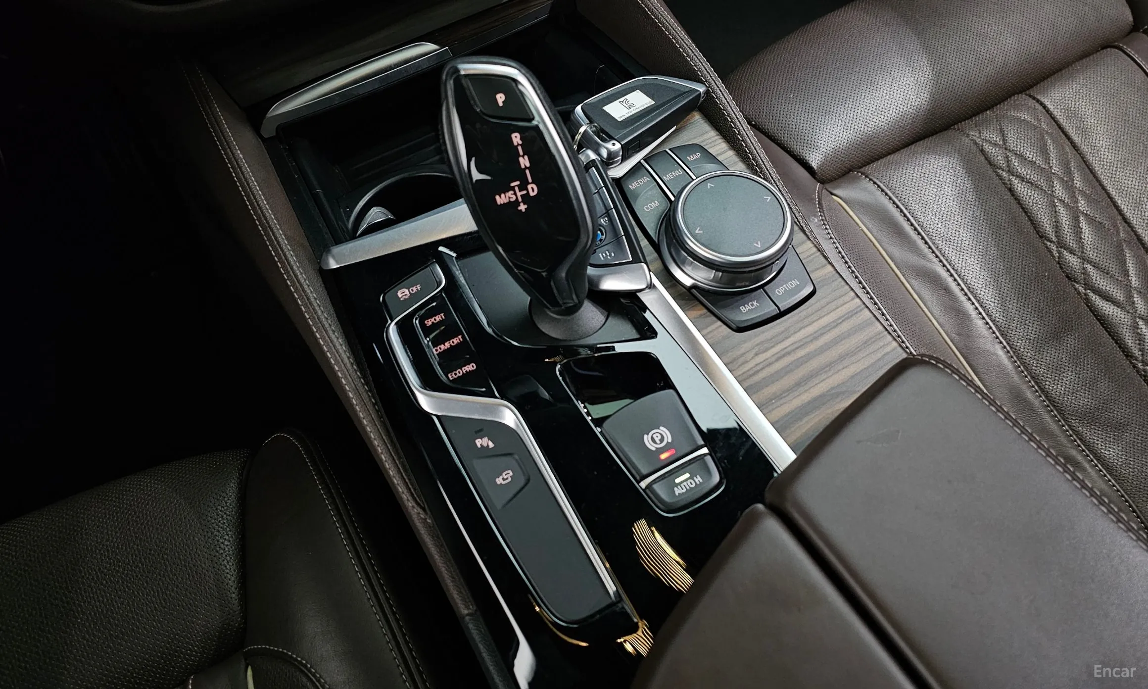 BMW 5 Series (G30) превью 9
