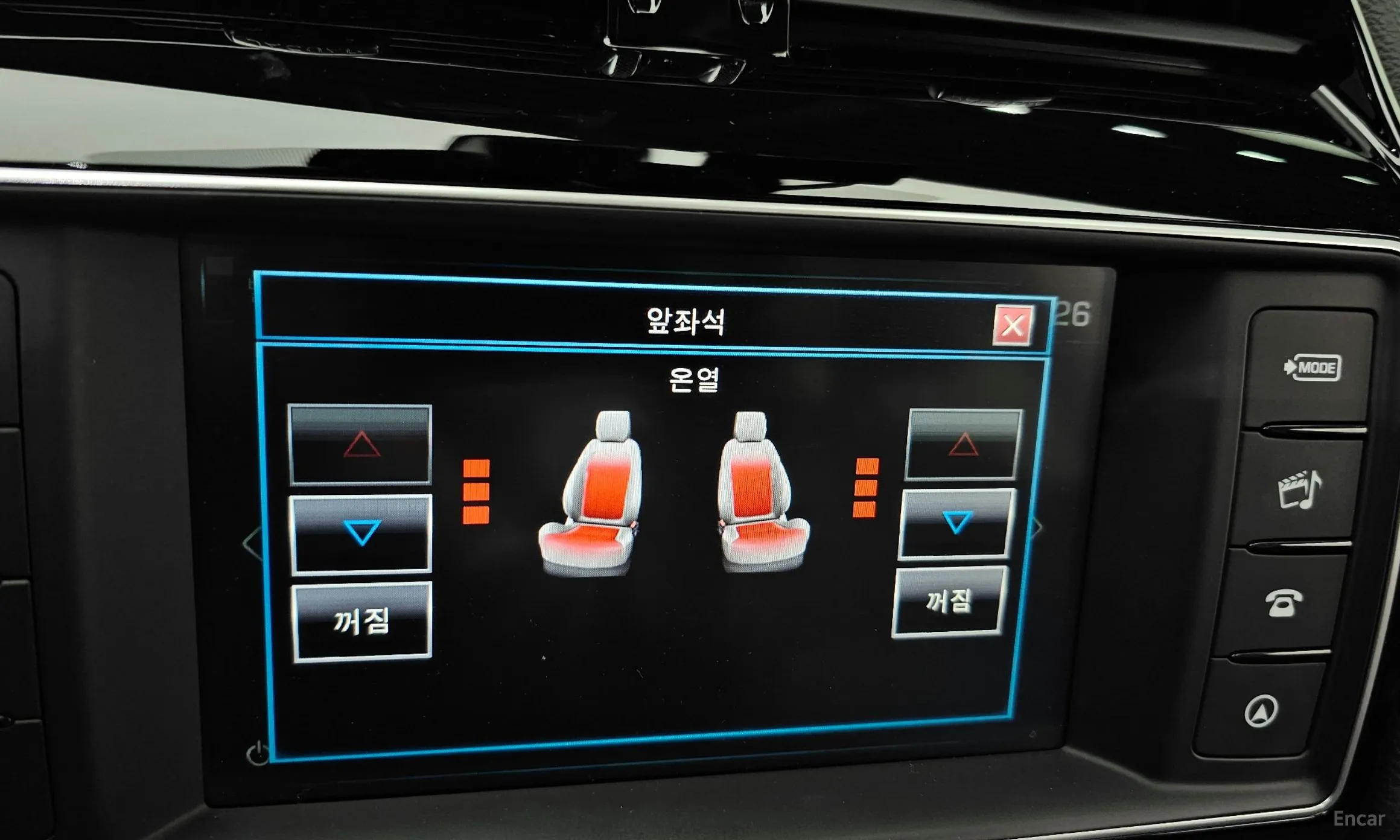 Jaguar XE превью 16