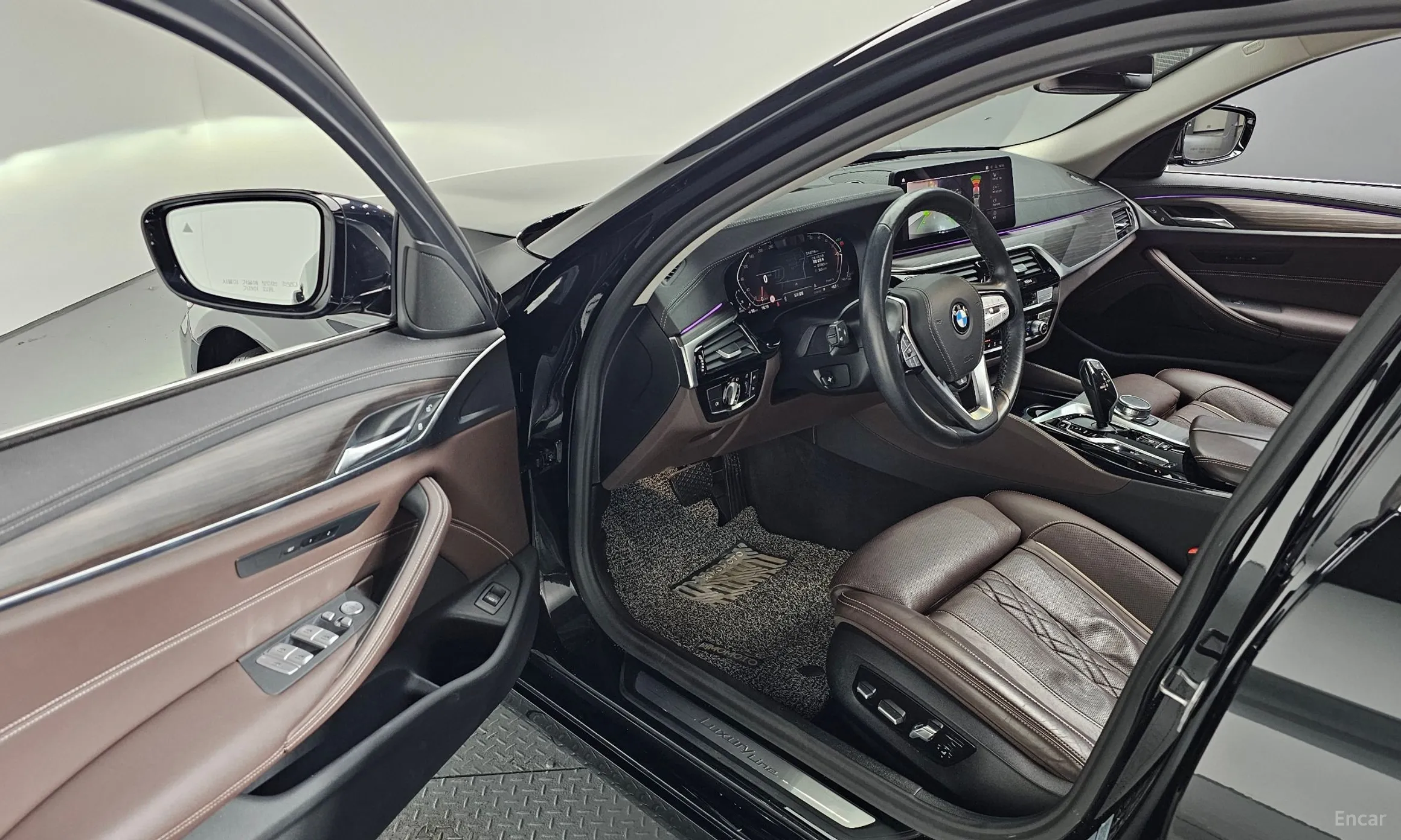BMW 5 Series (G30) превью 11