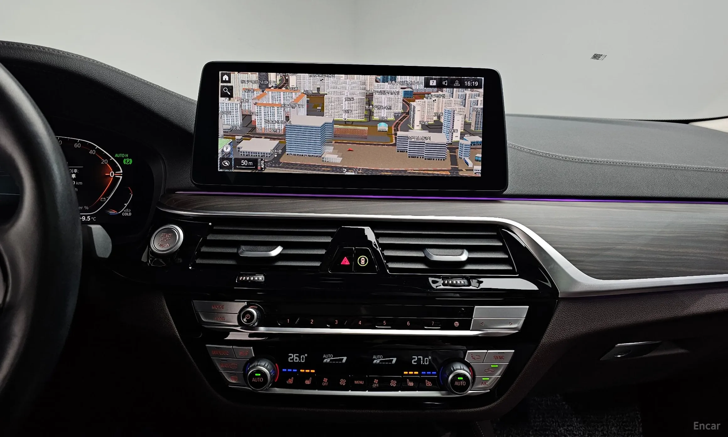 BMW 5 Series (G30) превью 14