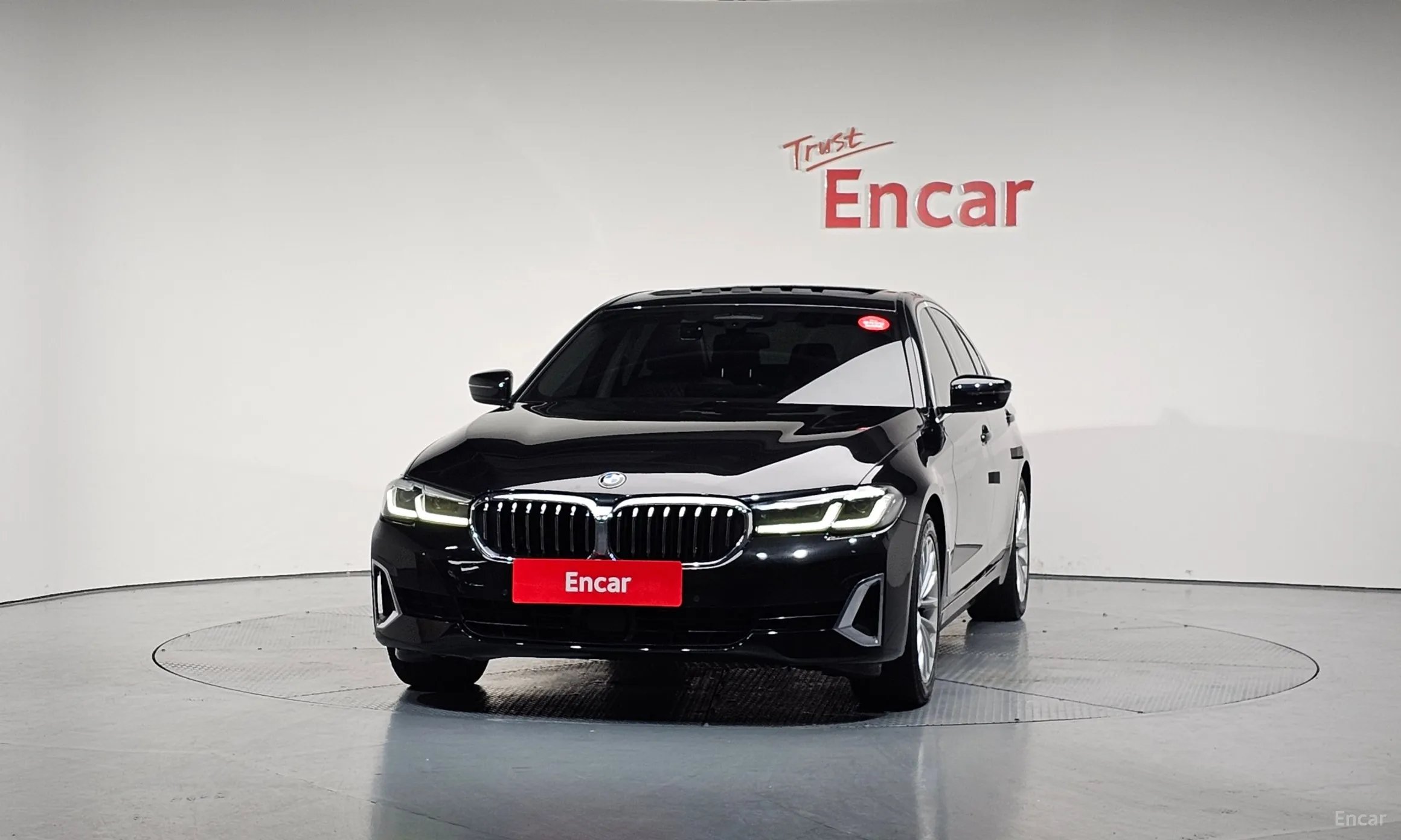 BMW 5 Series (G30) превью 3