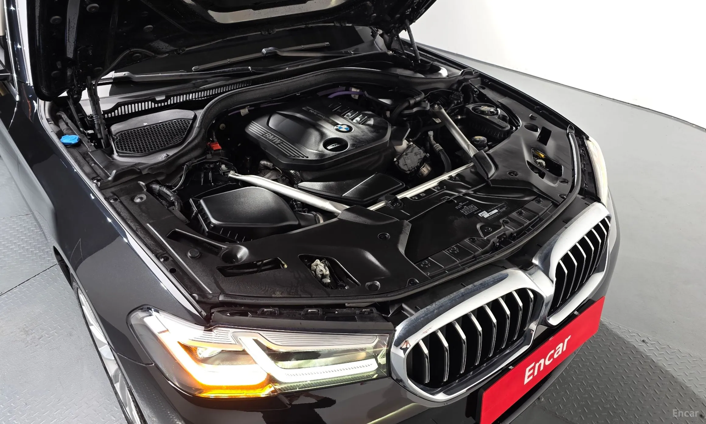 BMW 5 Series (G30) превью 6