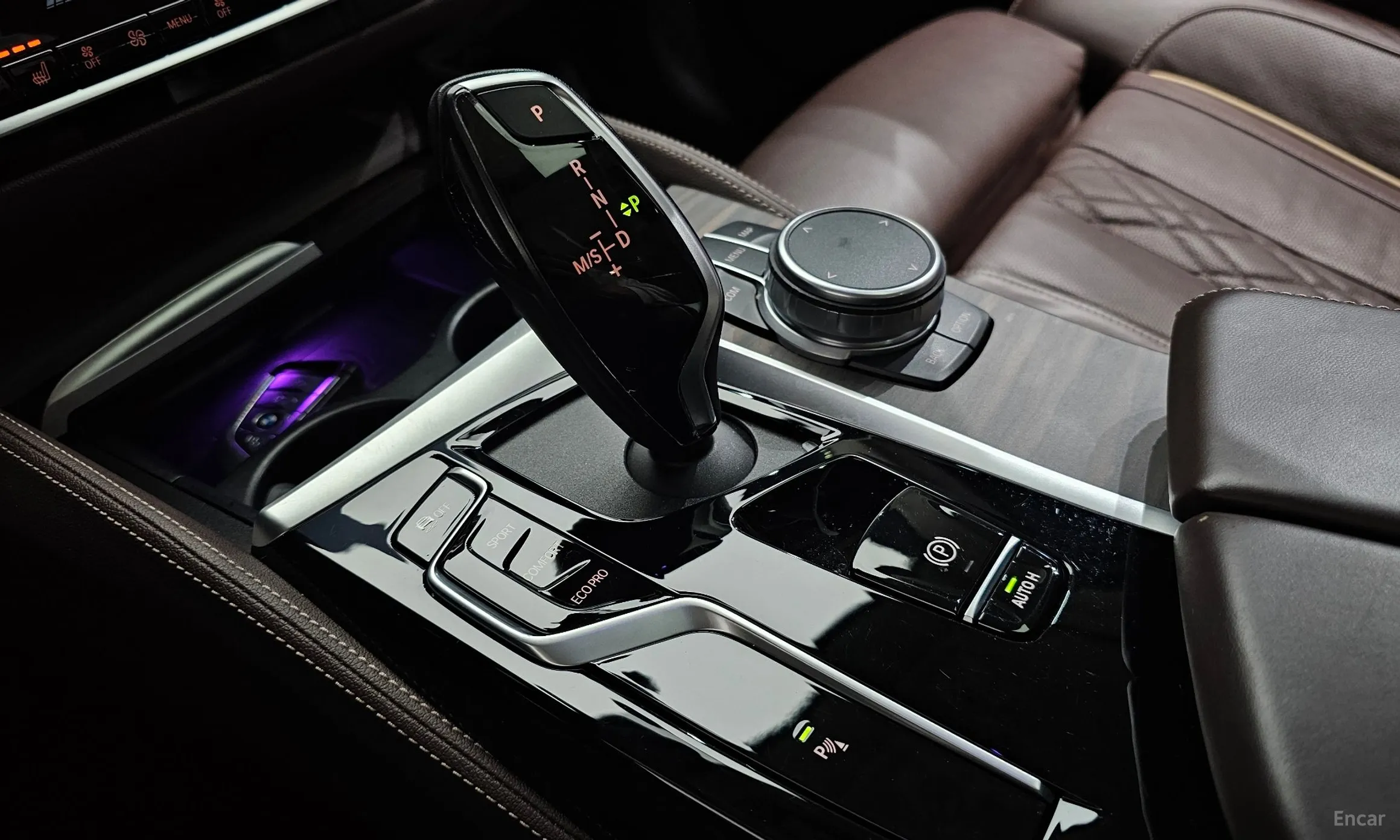 BMW 5 Series (G30) превью 9