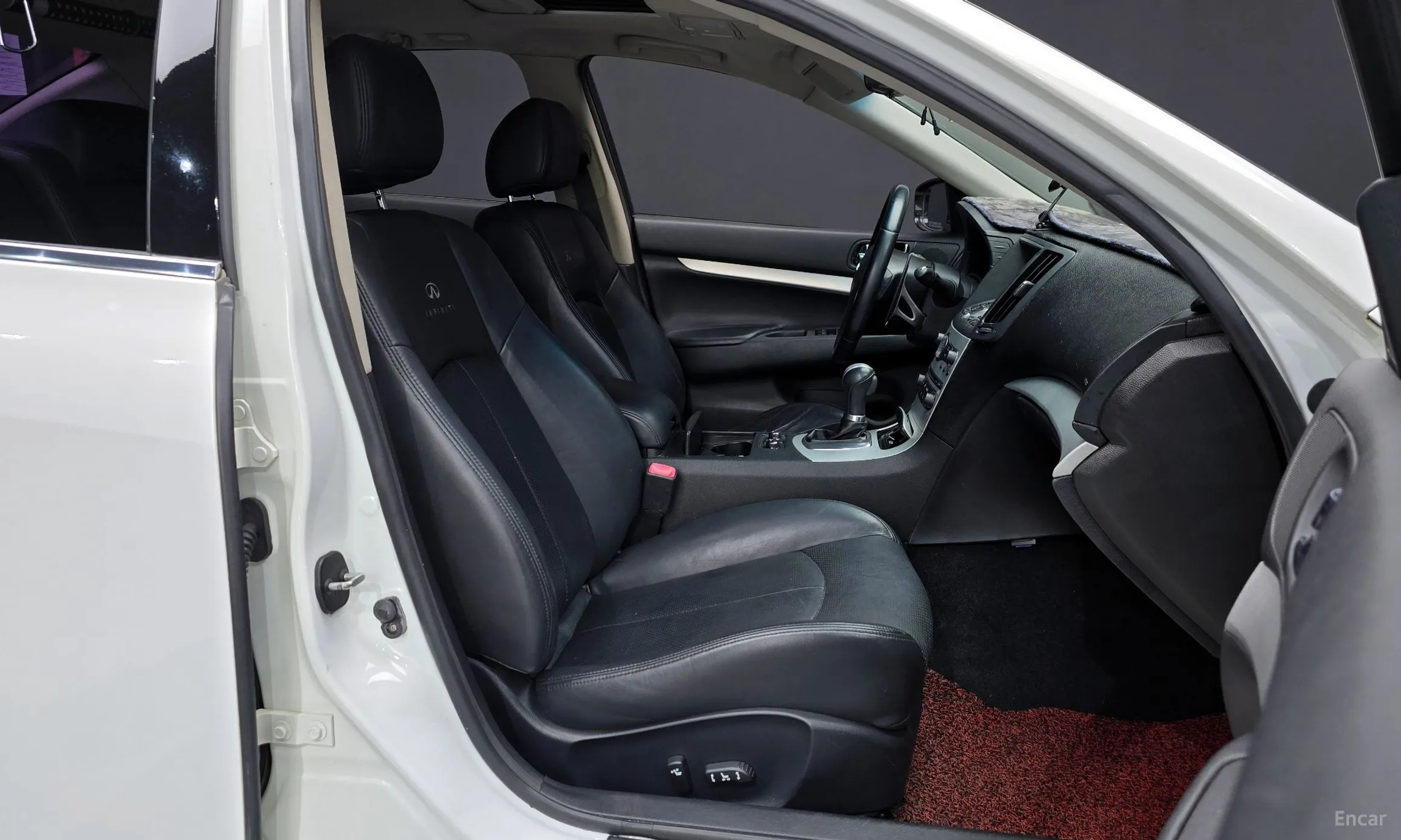 Infiniti G37 превью 11