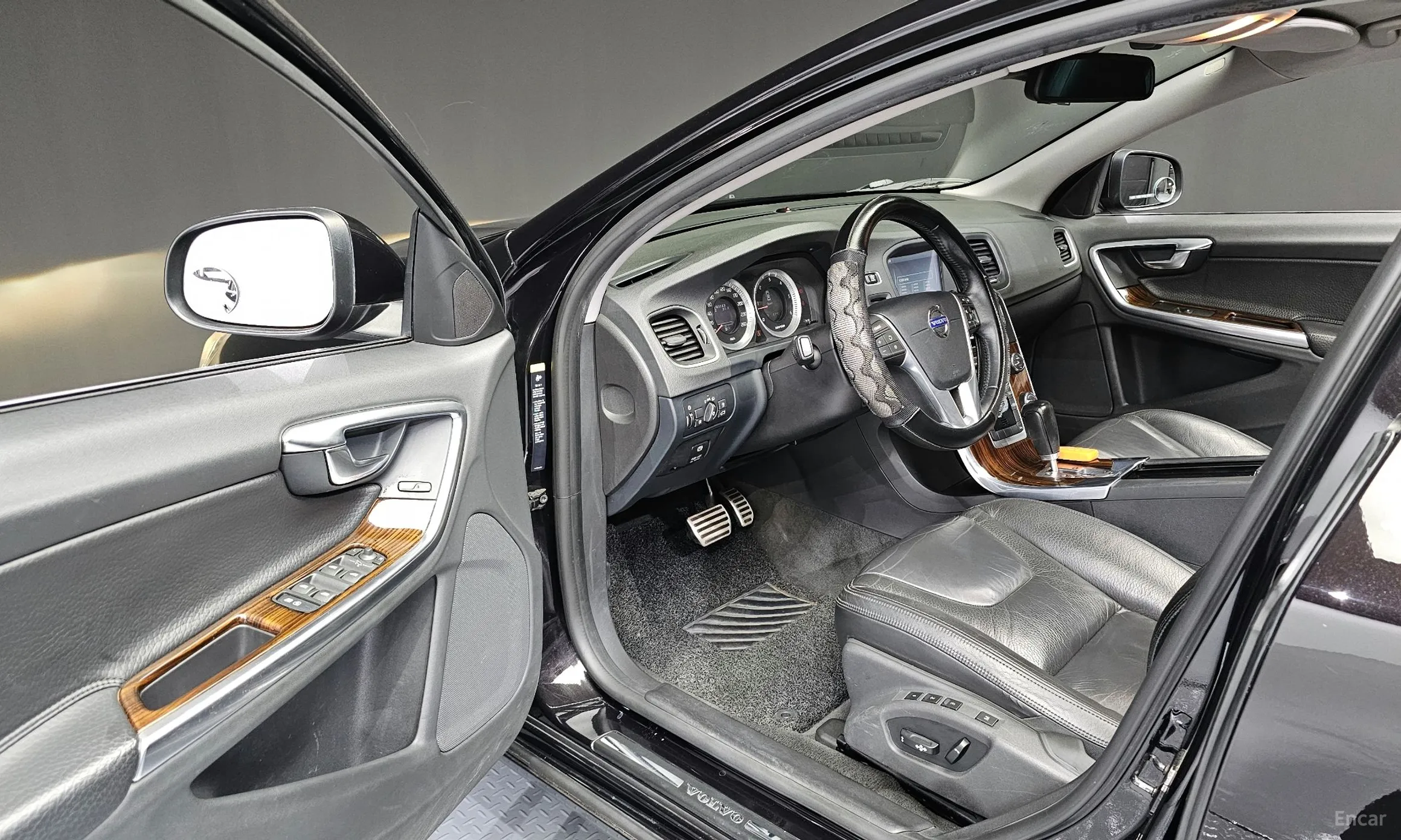 Volvo S60 превью 11