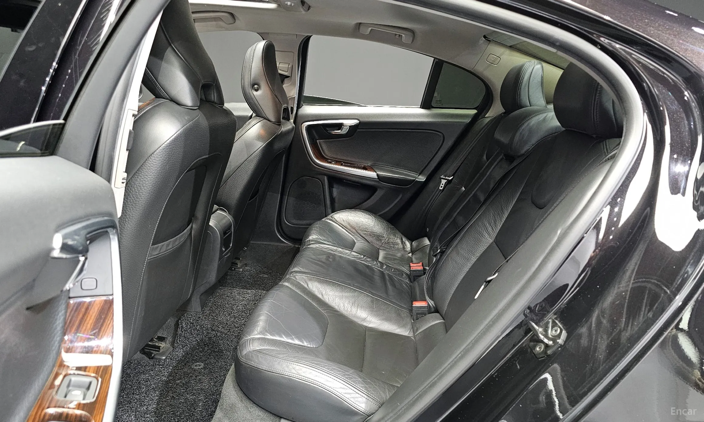 Volvo S60 превью 12
