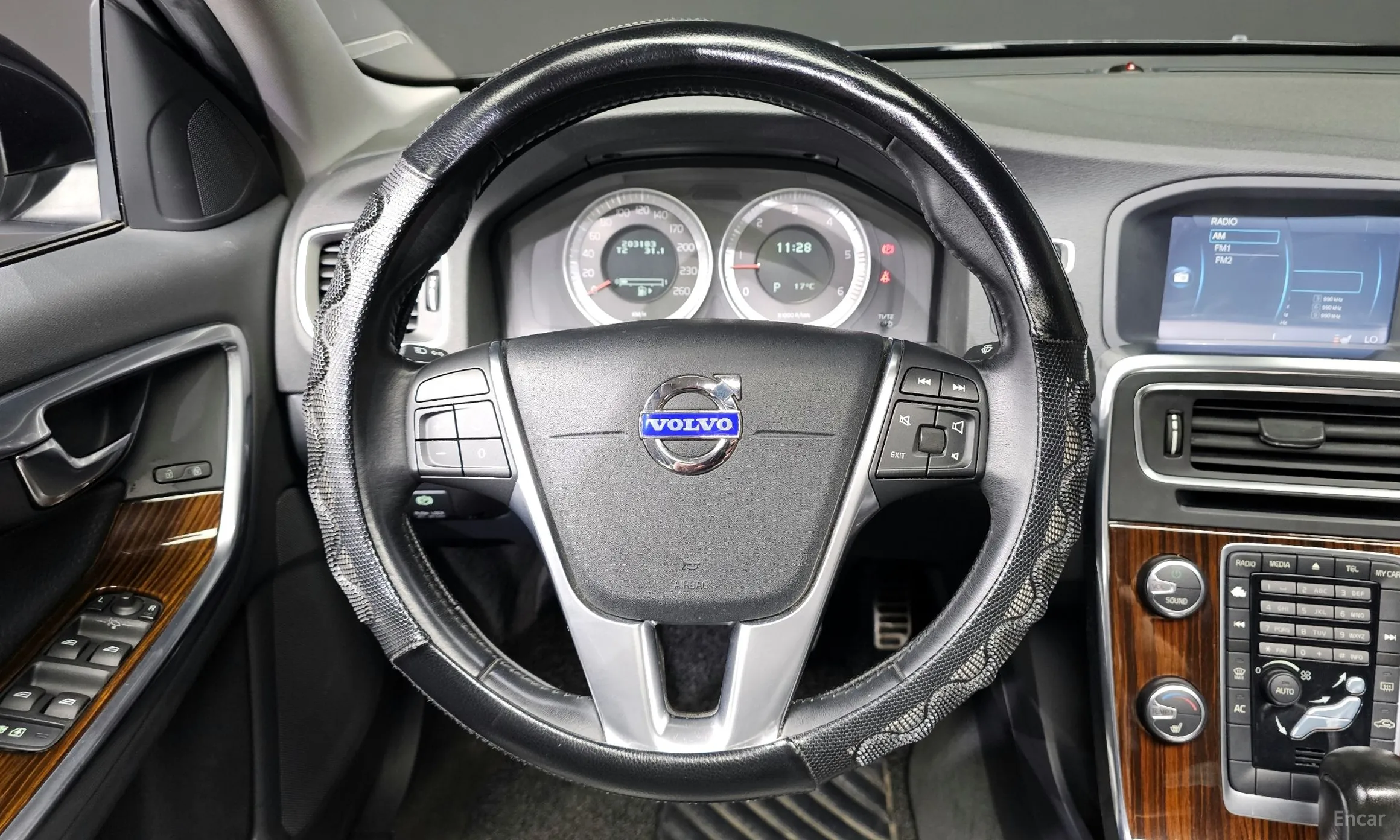 Volvo S60 превью 13