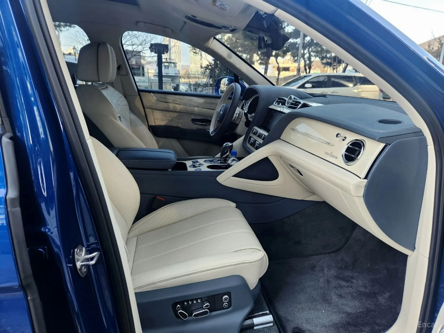 Bentley Bentayga превью 10
