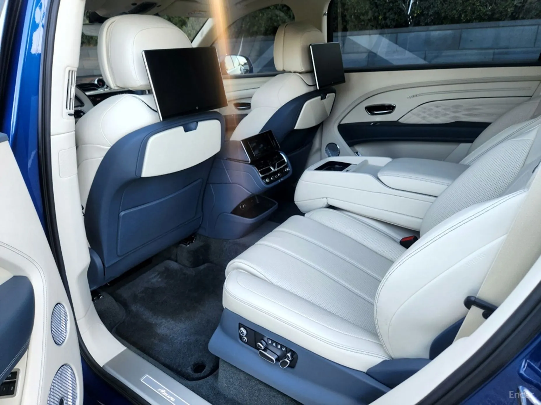 Bentley Bentayga превью 11