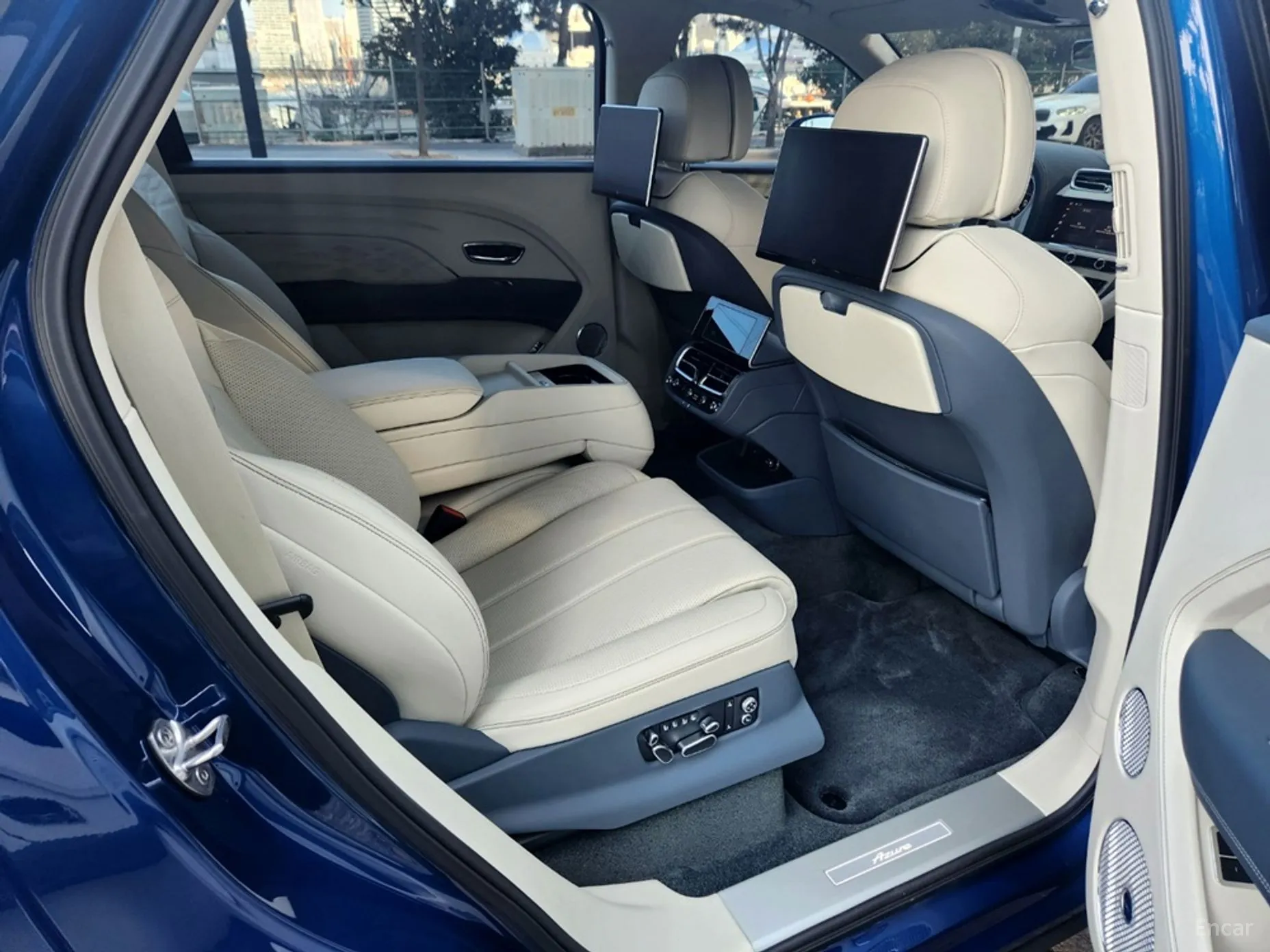 Bentley Bentayga превью 12