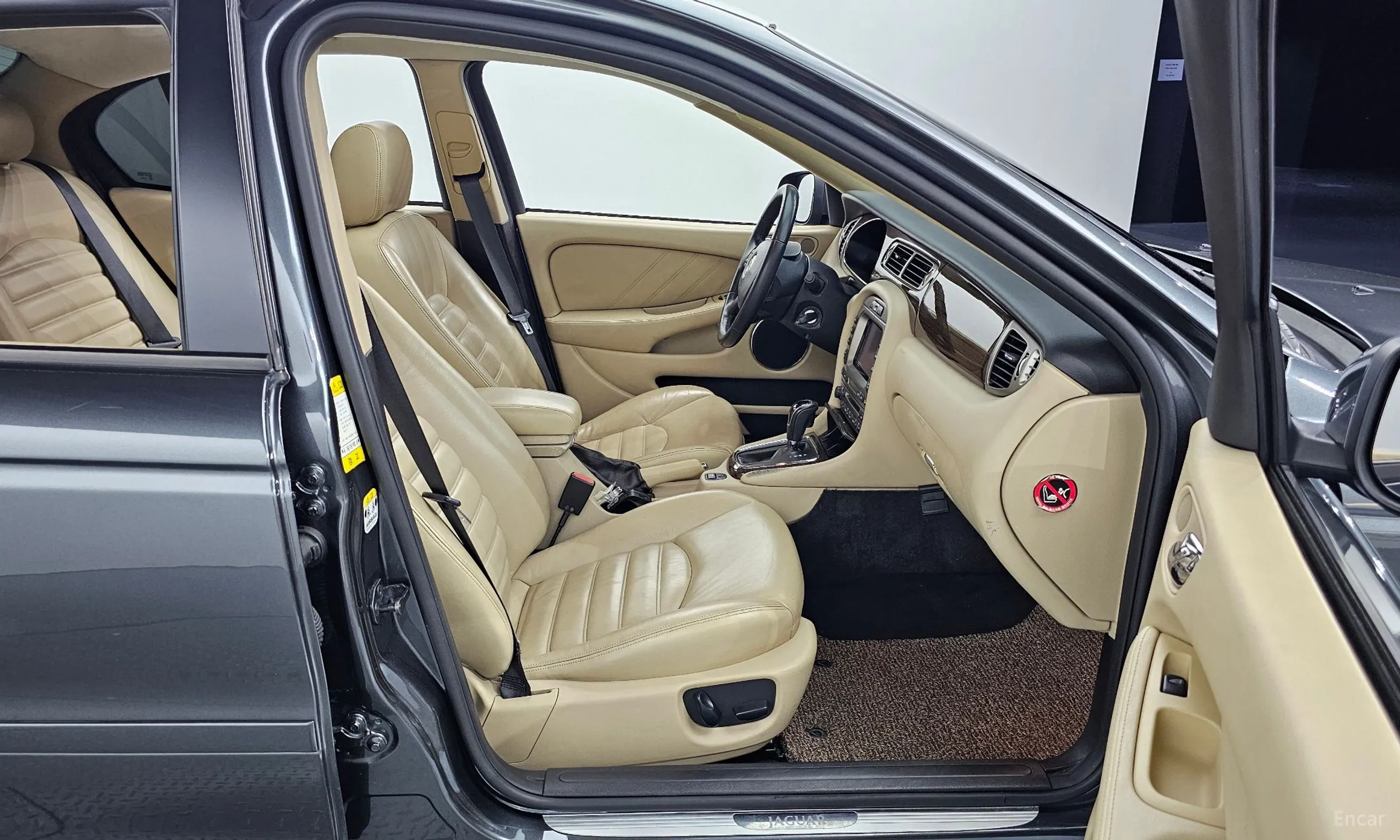 Jaguar X-type превью 10