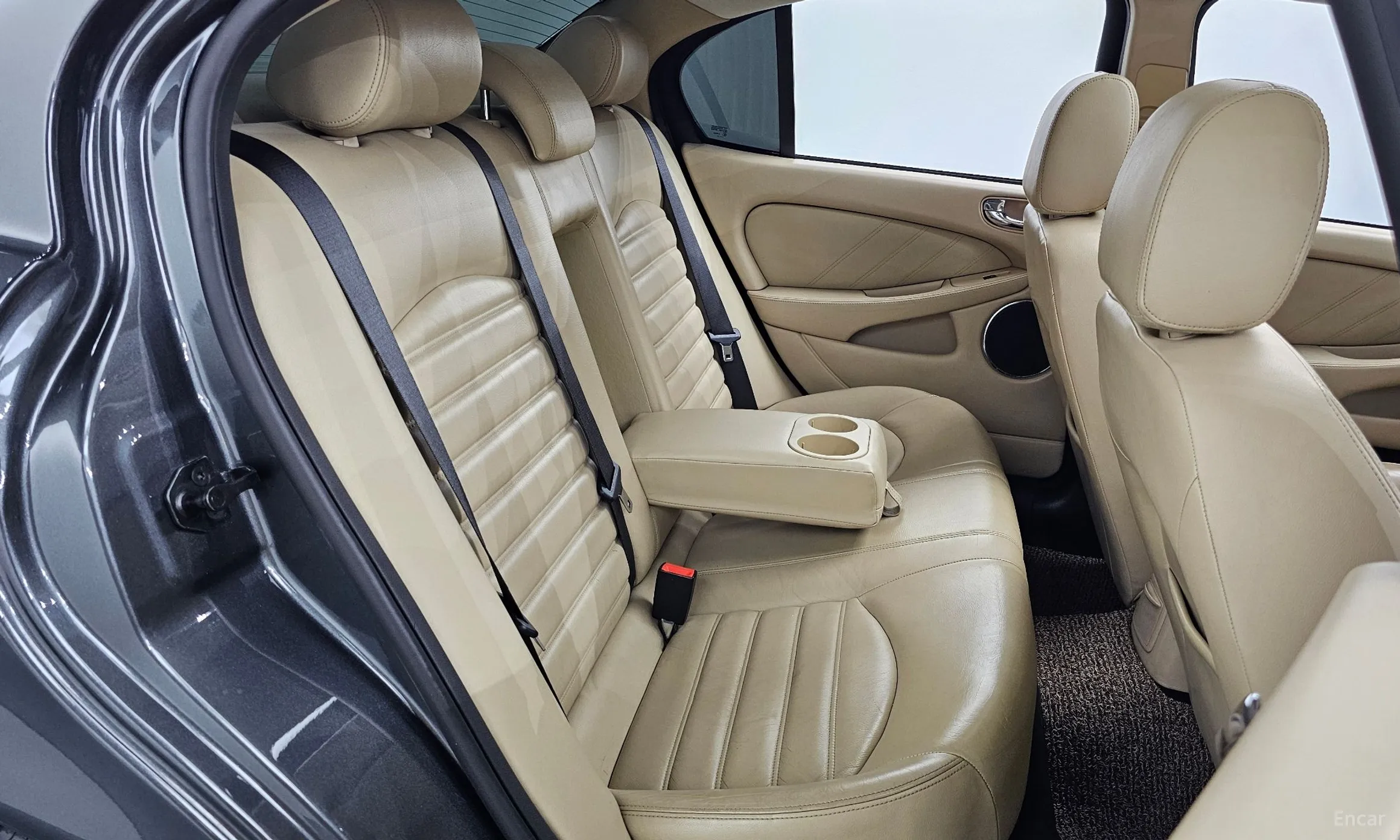 Jaguar X-type превью 12