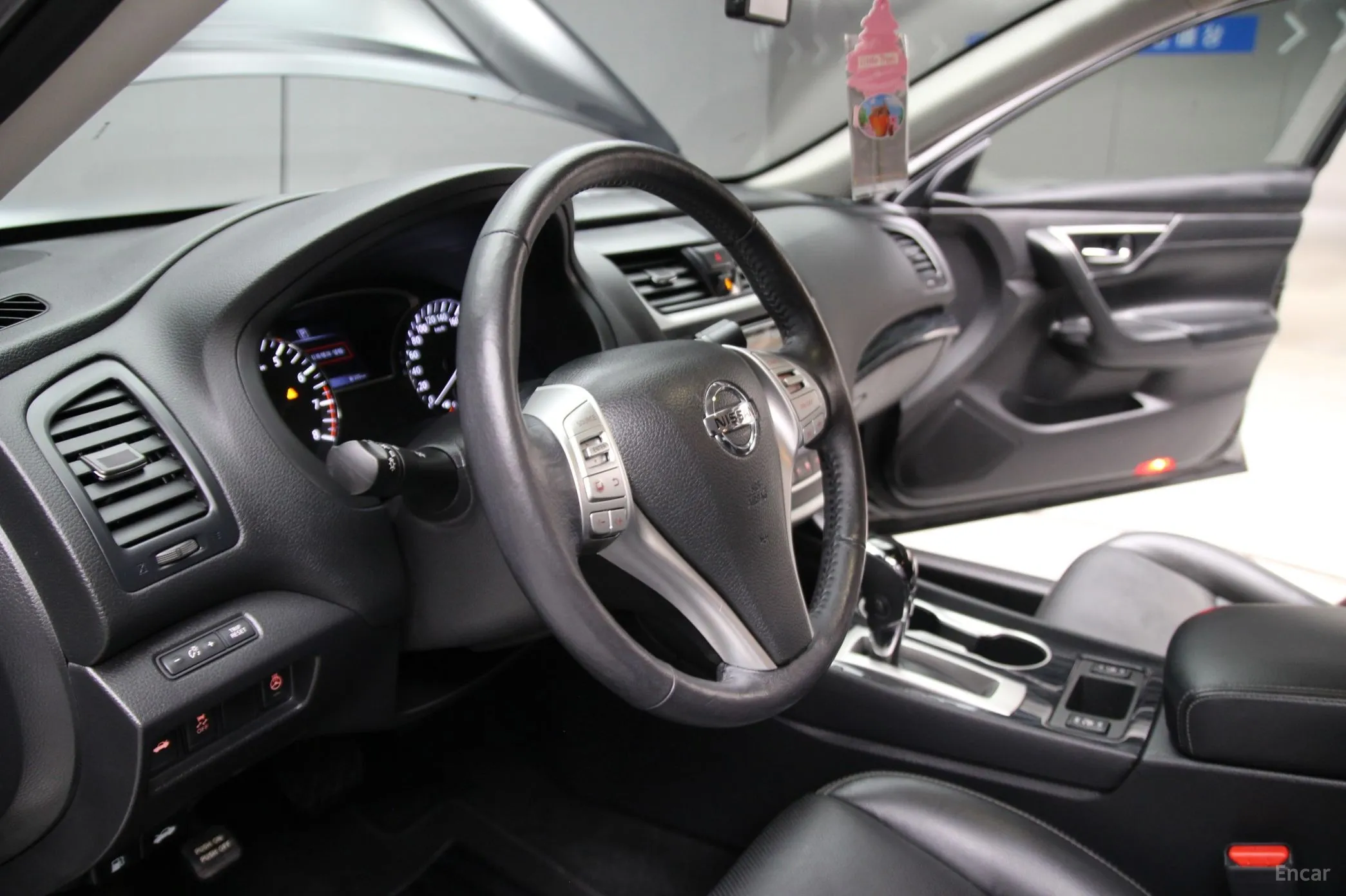 Nissan Altima превью 11