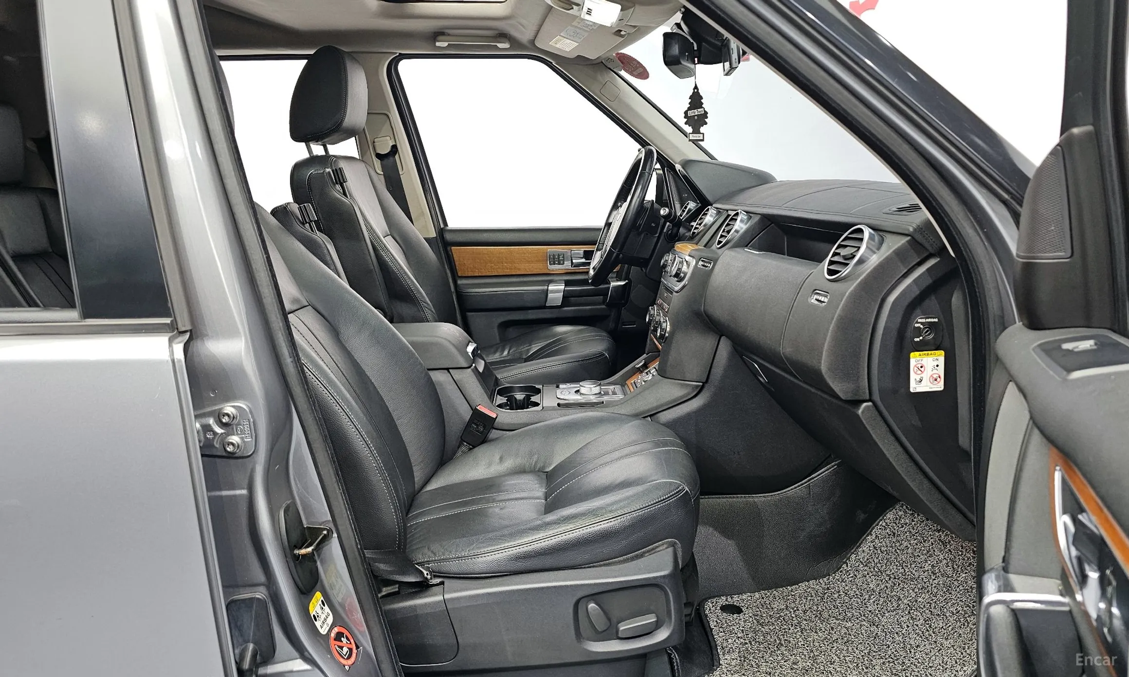 Land Rover Discovery 4 превью 10