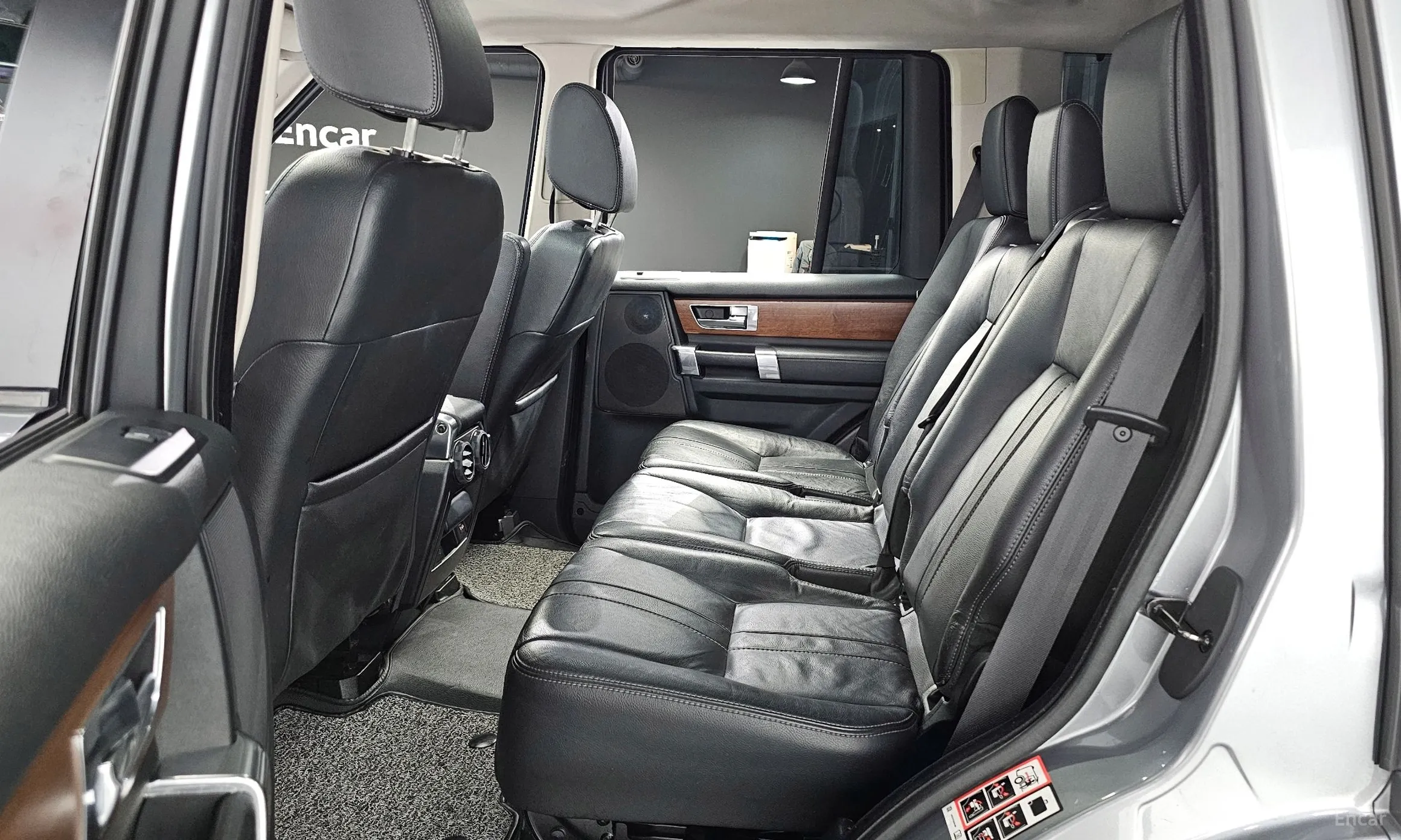 Land Rover Discovery 4 превью 12