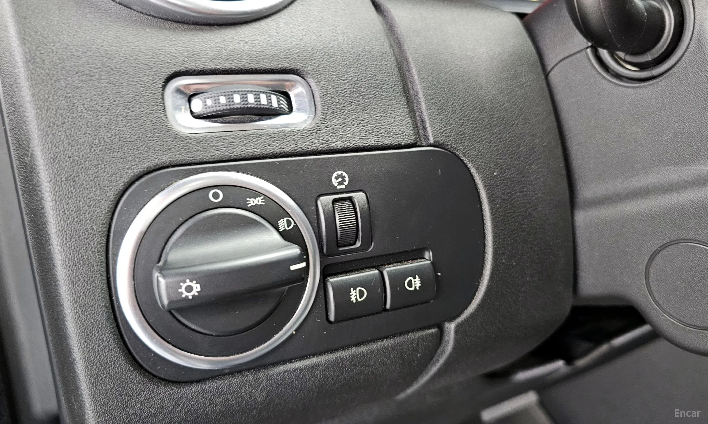 Land Rover Discovery 4 превью 14