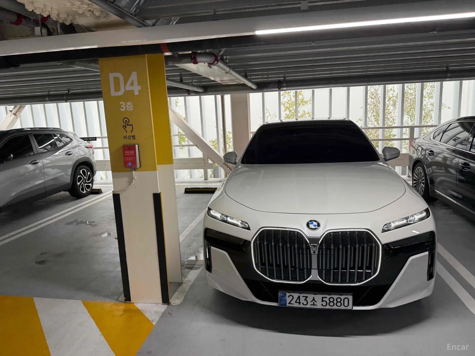 BMW 7 Series (G70) превью 3