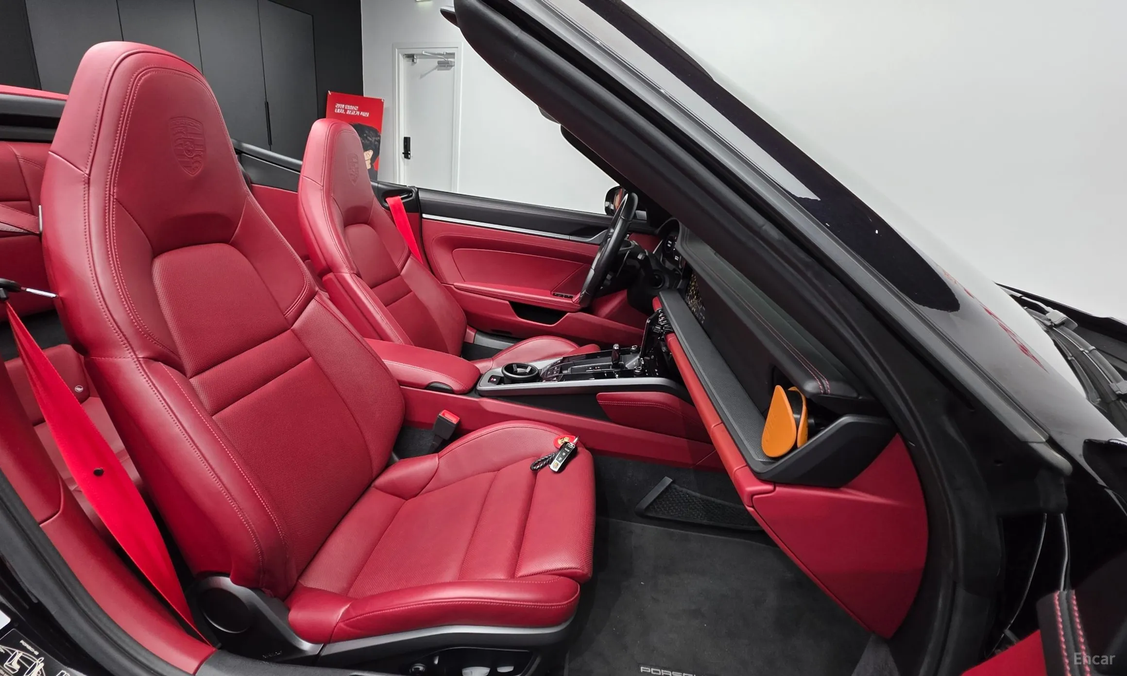 Porsche 911 (992) превью 10