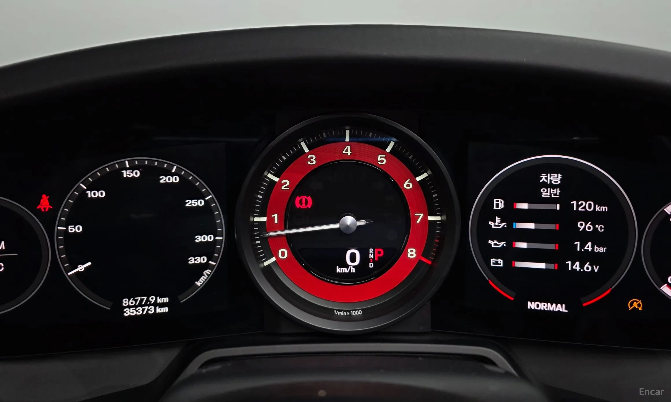 Porsche 911 (992) превью 8