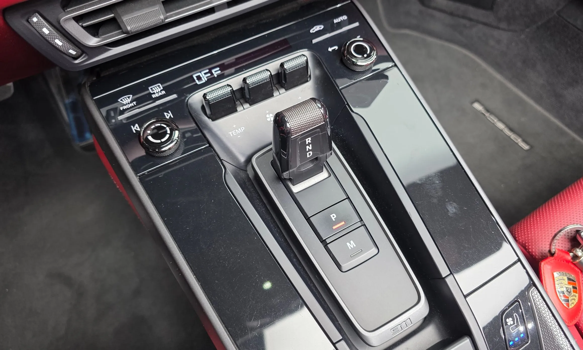 Porsche 911 (992) превью 9