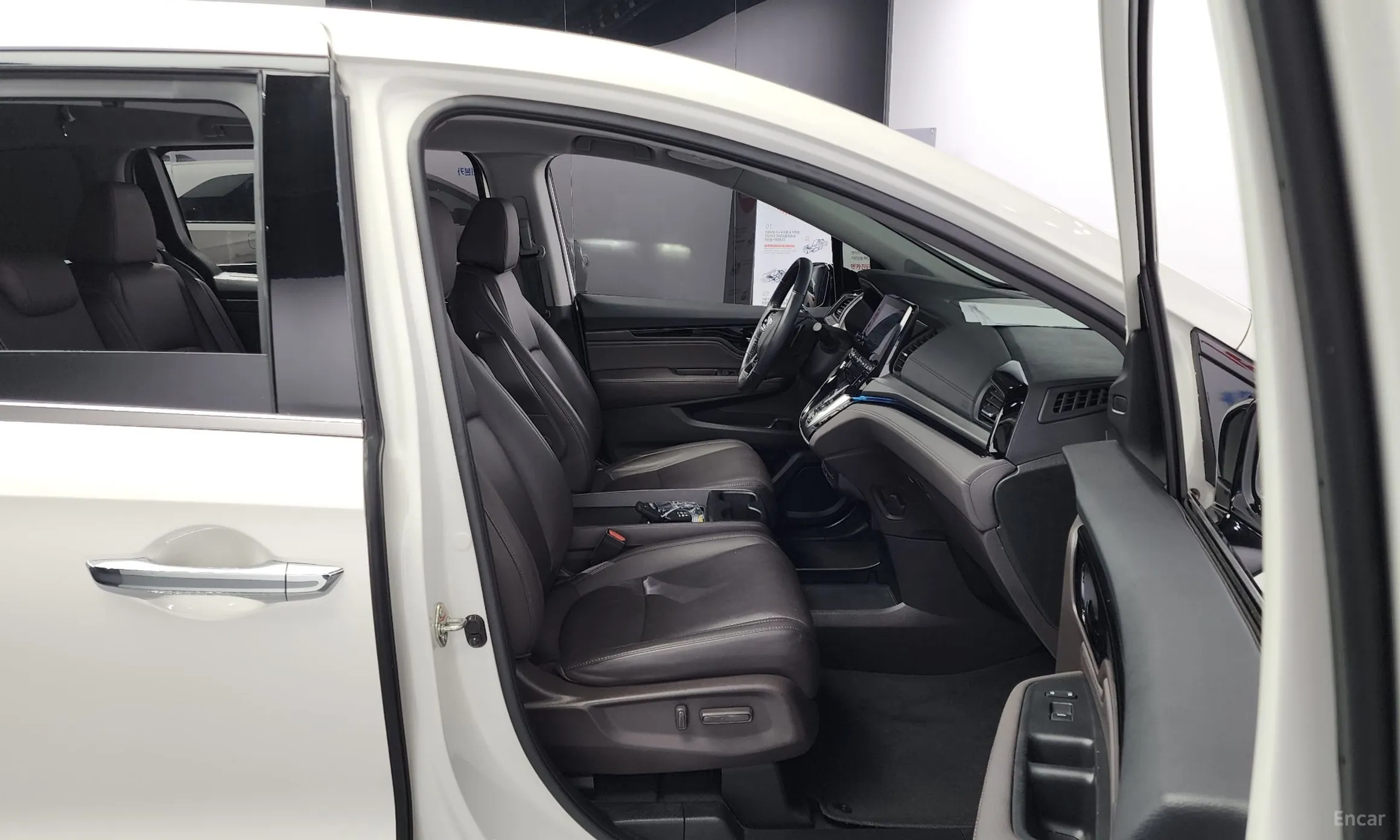 Honda Odyssey превью 10