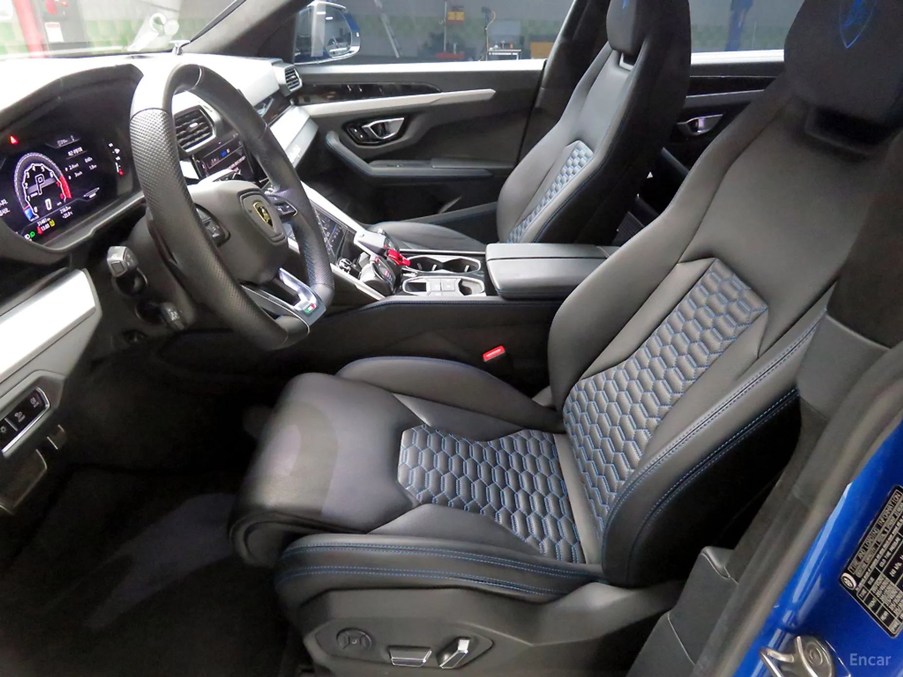 Lamborghini Urus превью 5