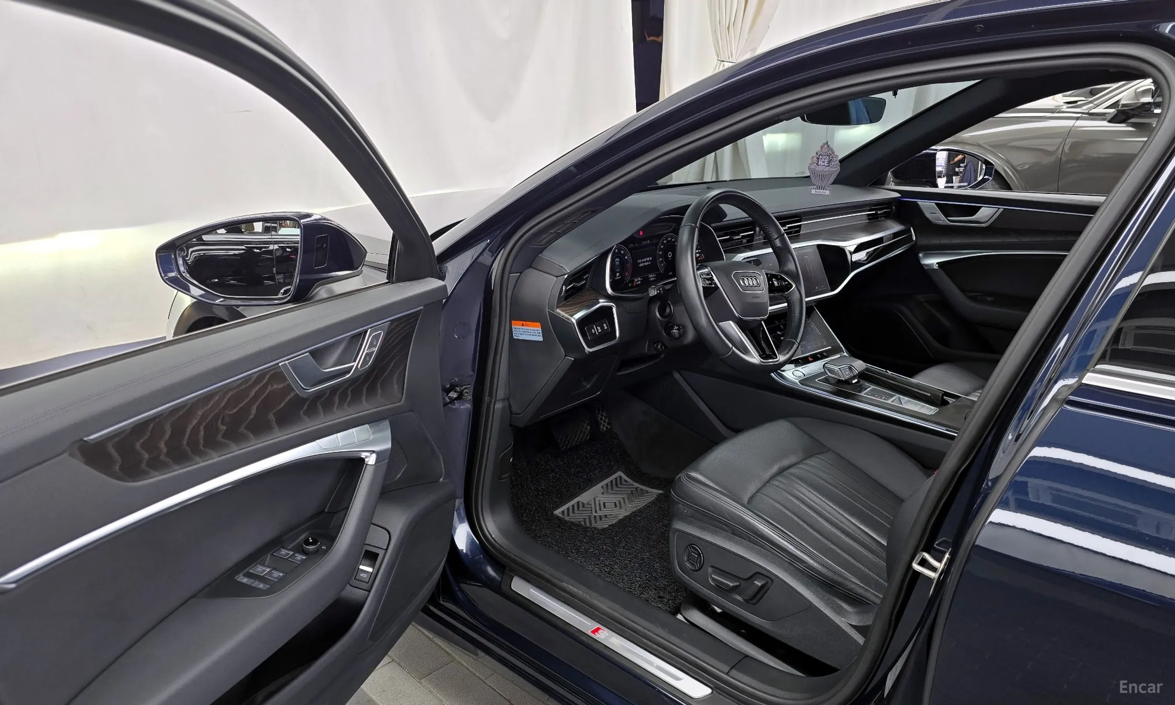 Audi A6 (C8) превью 10