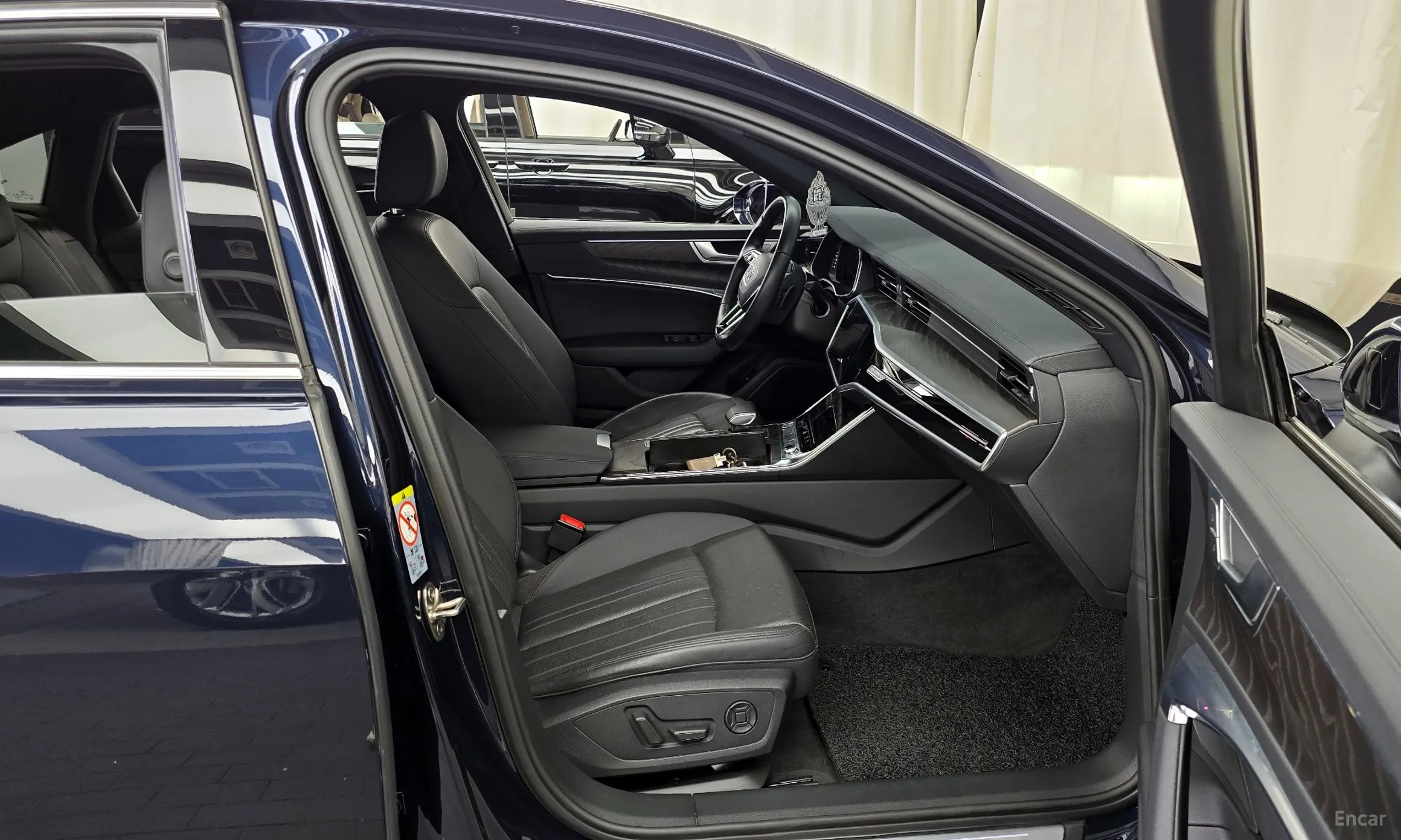 Audi A6 (C8) превью 11