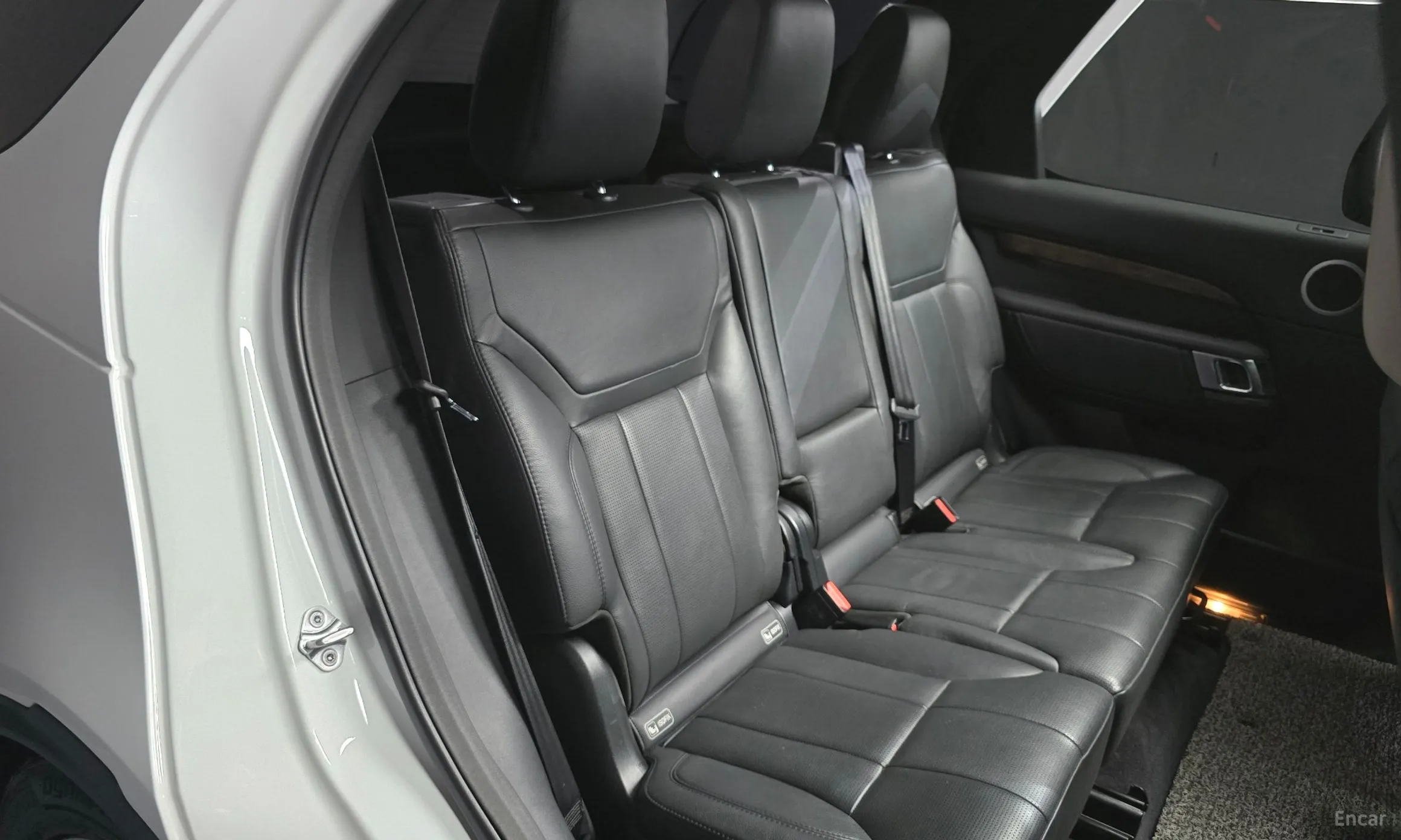 Land Rover Discovery 5 превью 12