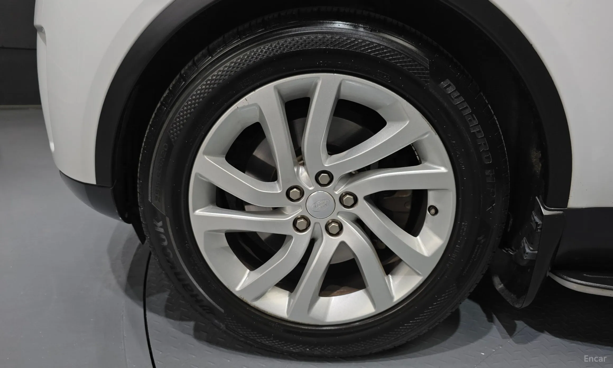 Land Rover Discovery 5 превью 5