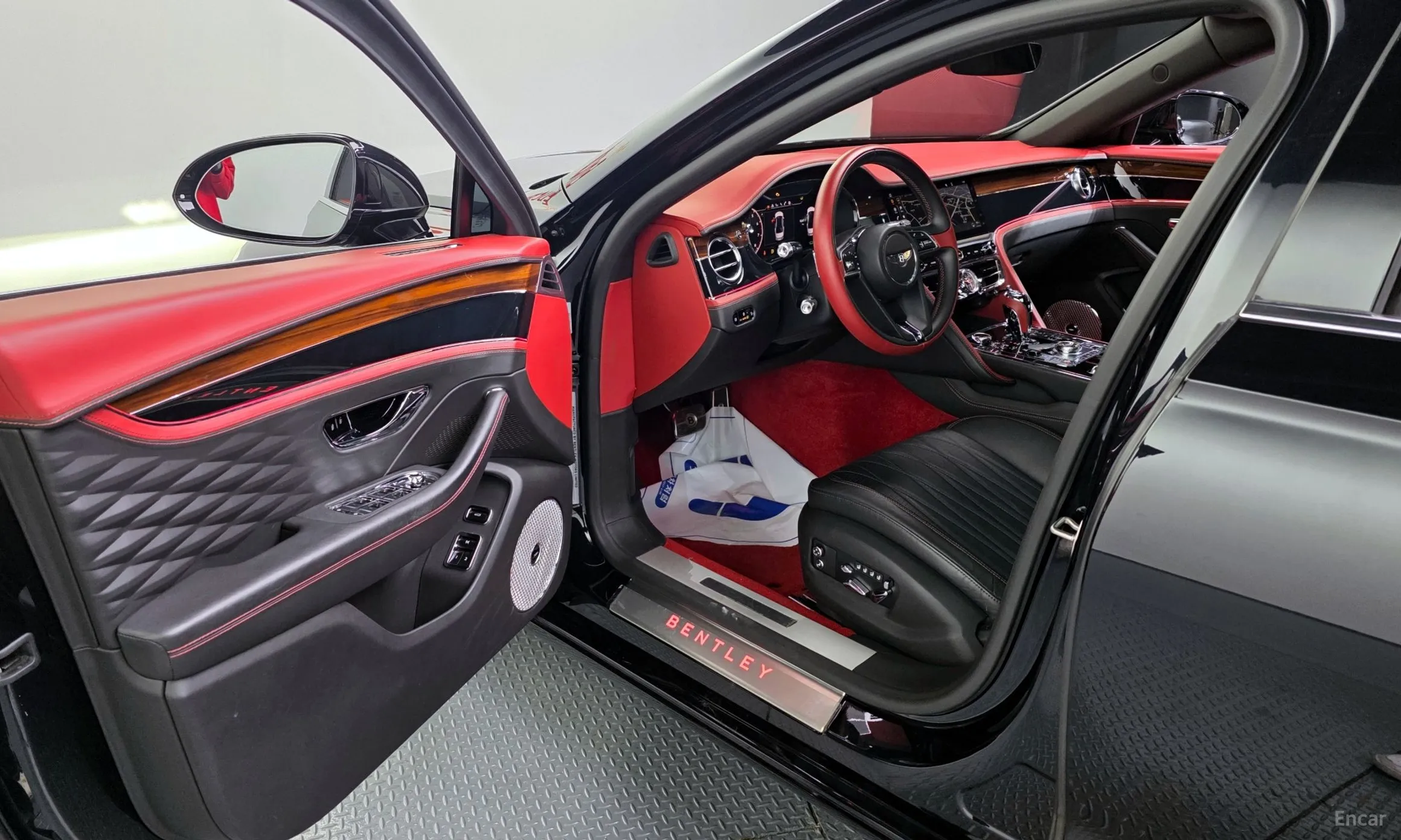 Bentley Flying Spur 3rd Generation превью 10