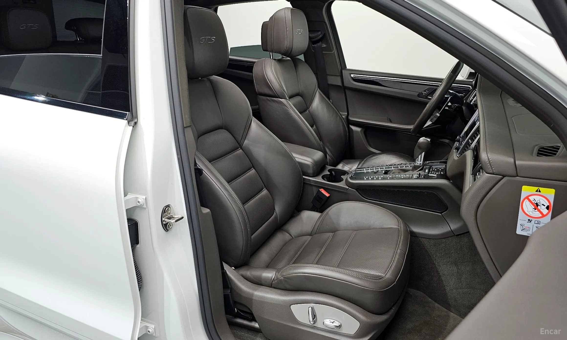 Porsche Macan превью 10