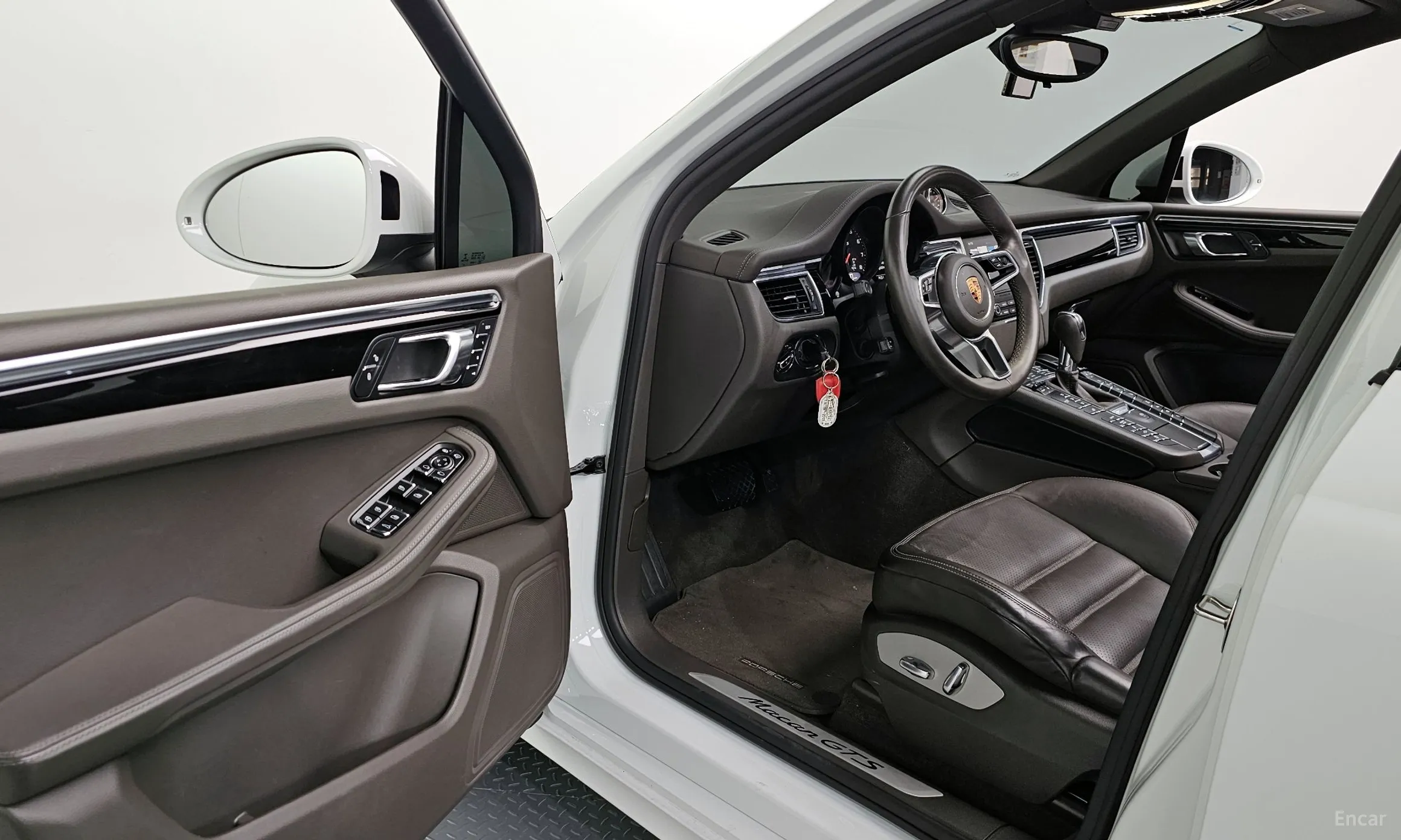 Porsche Macan превью 11