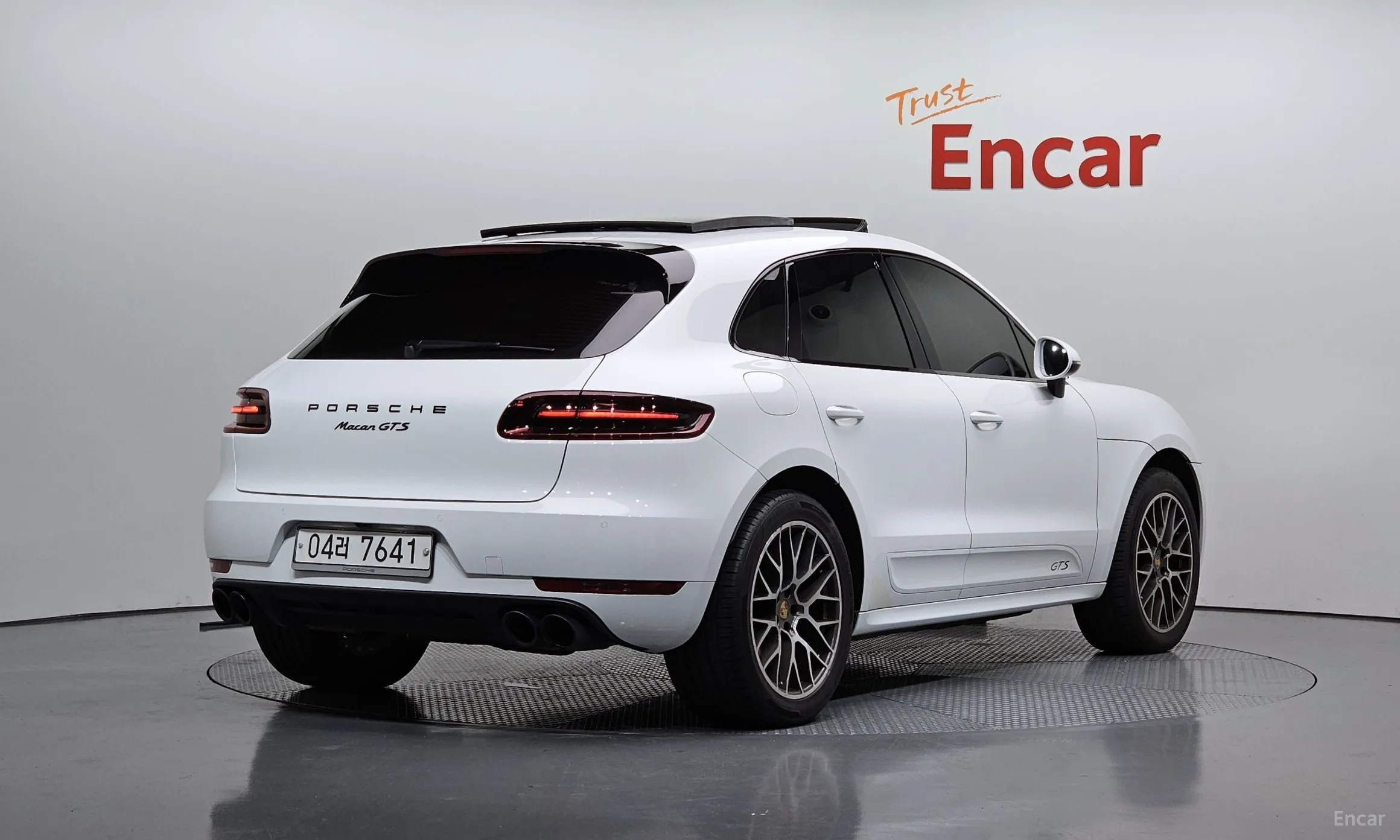 Porsche Macan превью 2