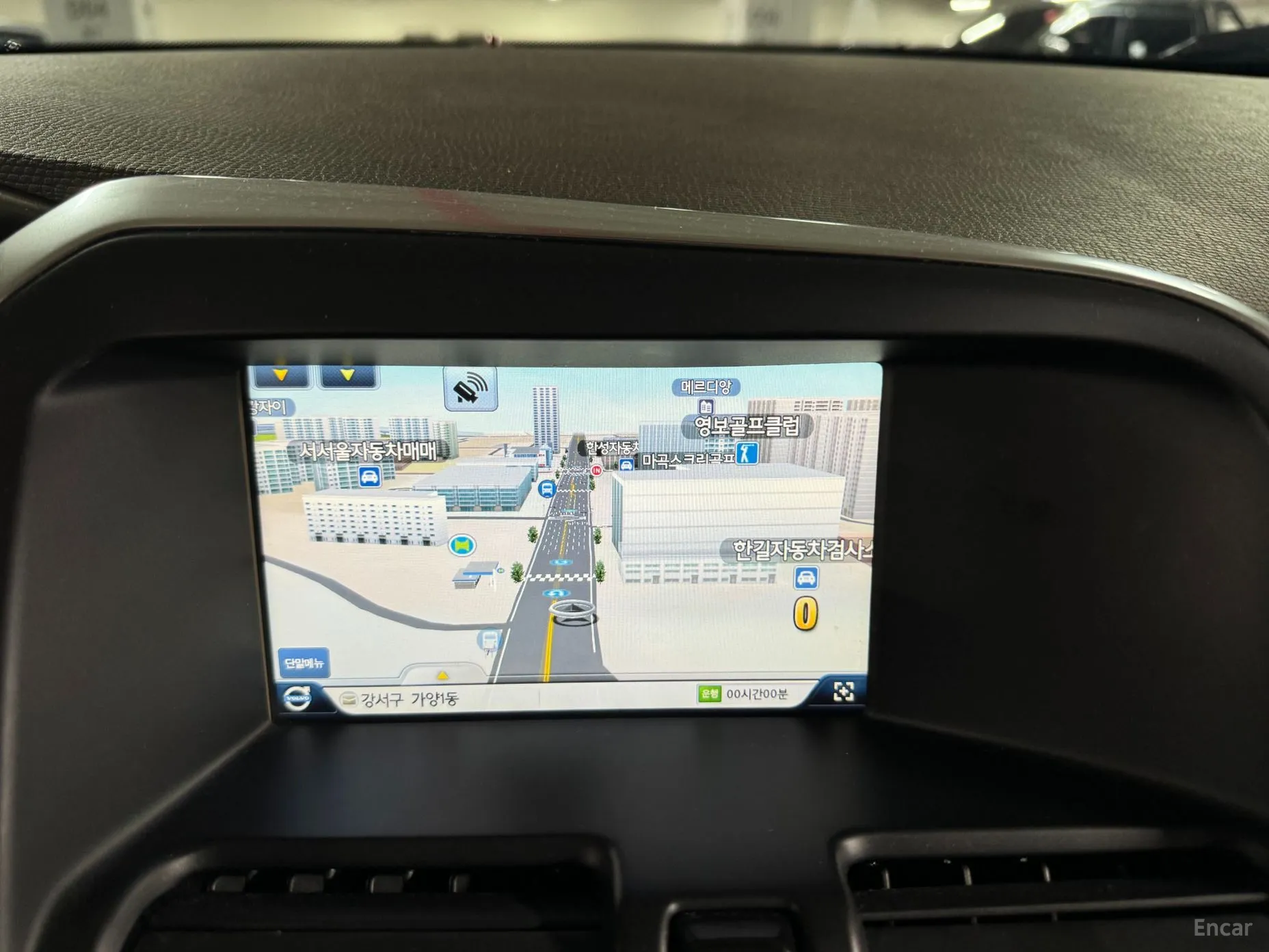 Volvo XC60 превью 14