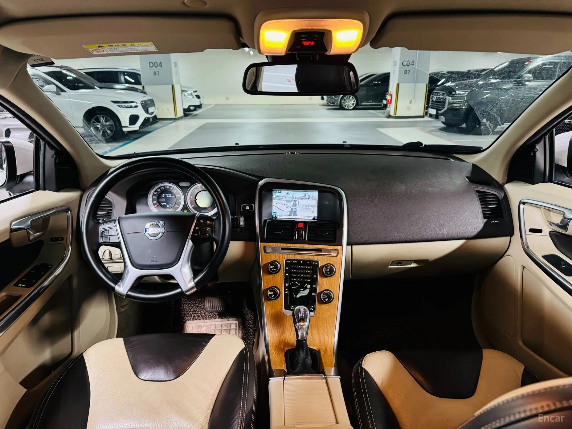 Volvo XC60 превью 6