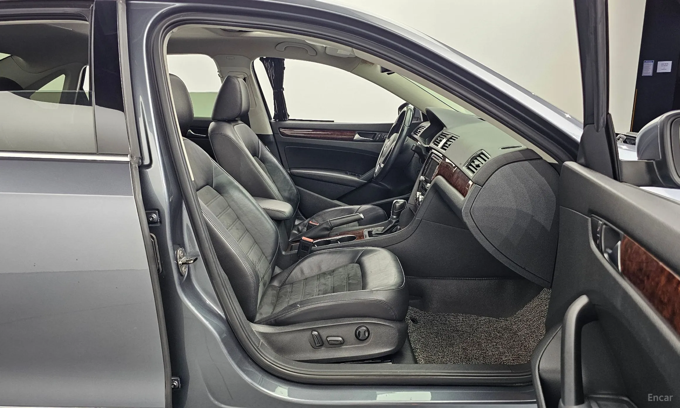 Volkswagen The New Passat превью 10