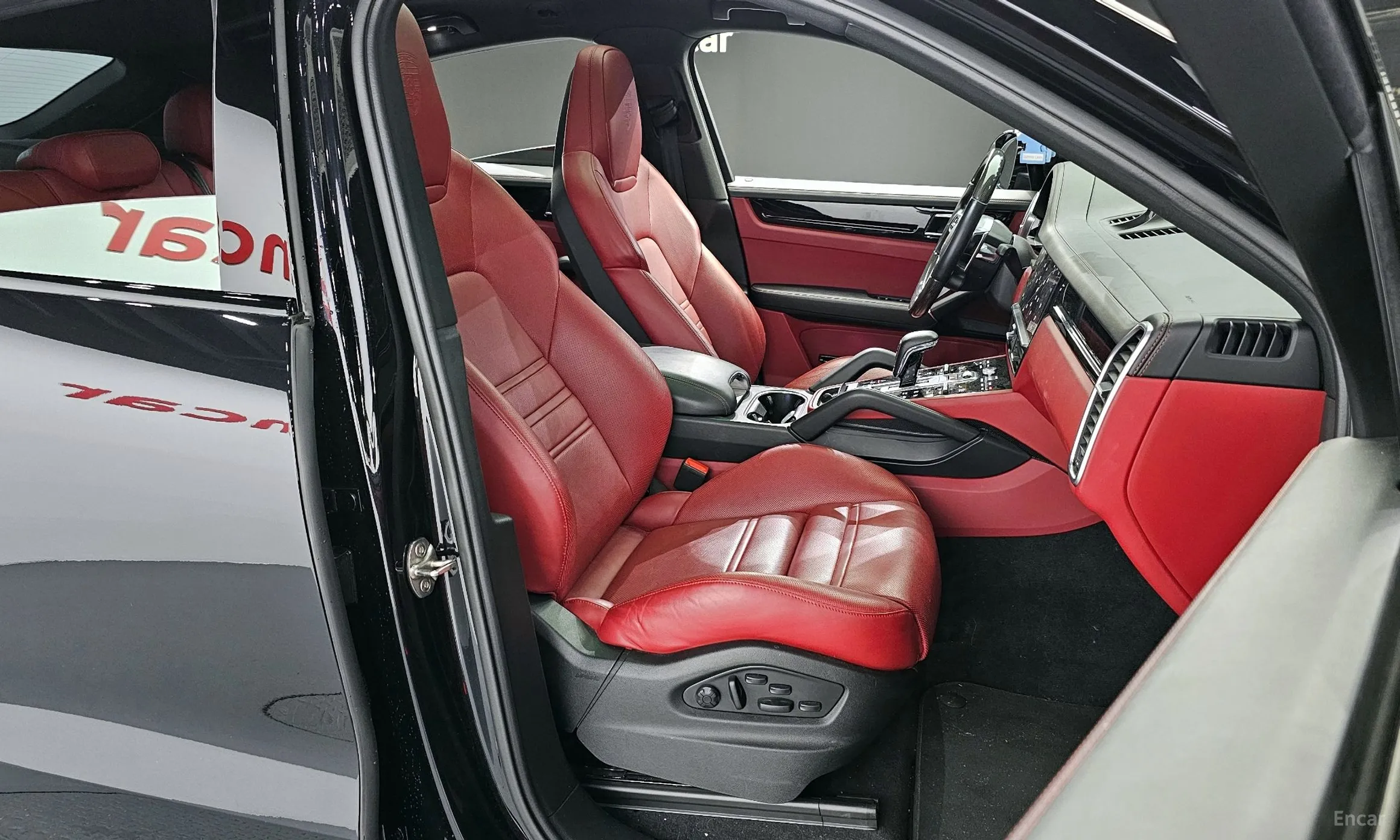 Porsche Cayenne (PO536) превью 10