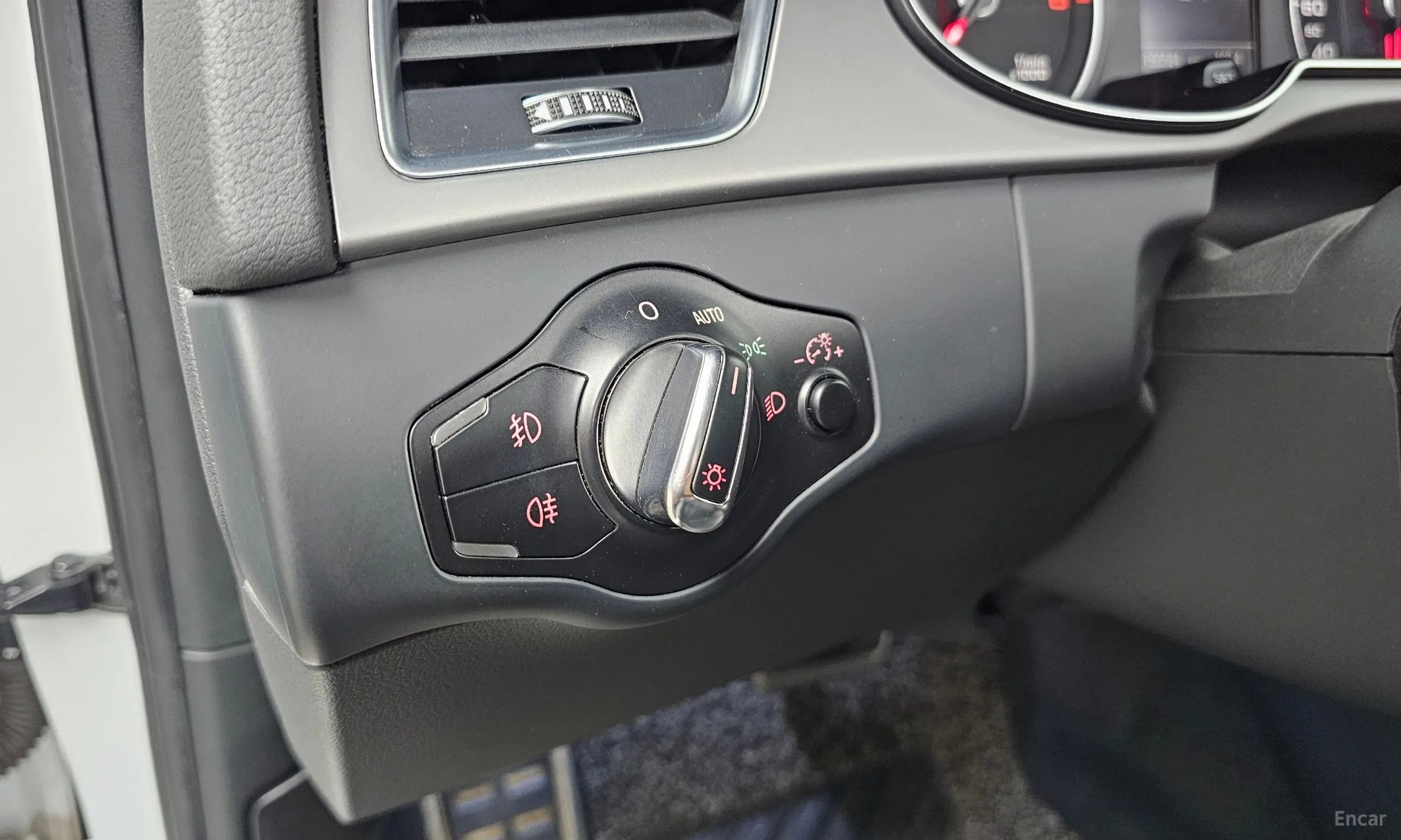 Audi New A4 превью 15